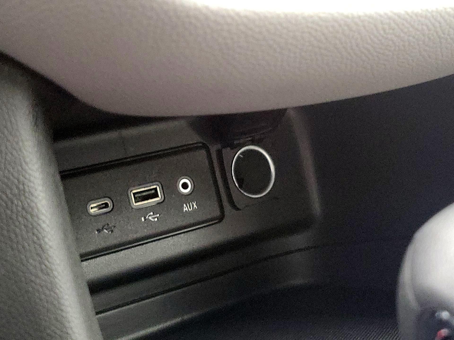 Thumbnail: 2023 Chevrolet Equinox - 18