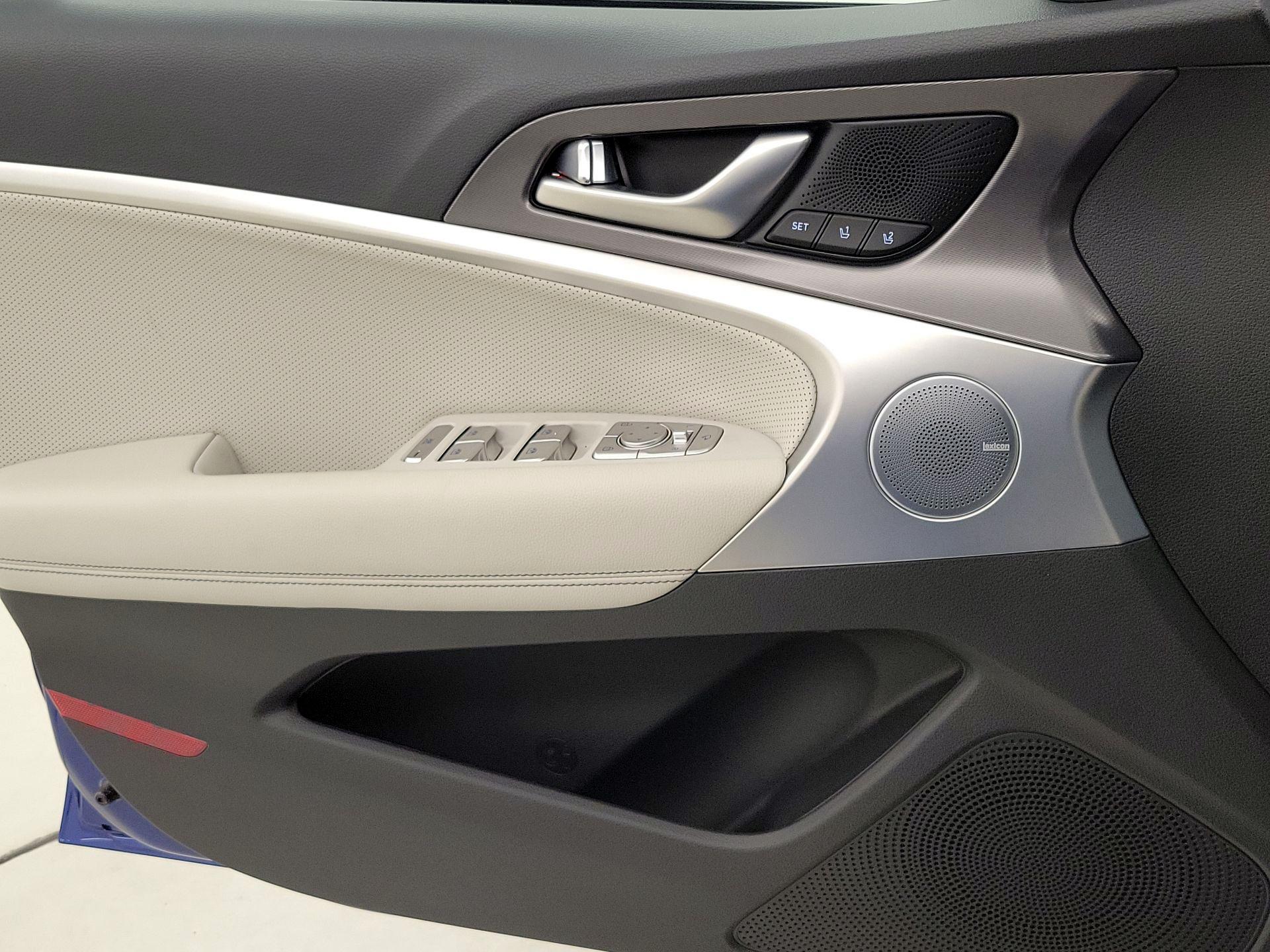 Thumbnail: 2024 Genesis G70 - 12