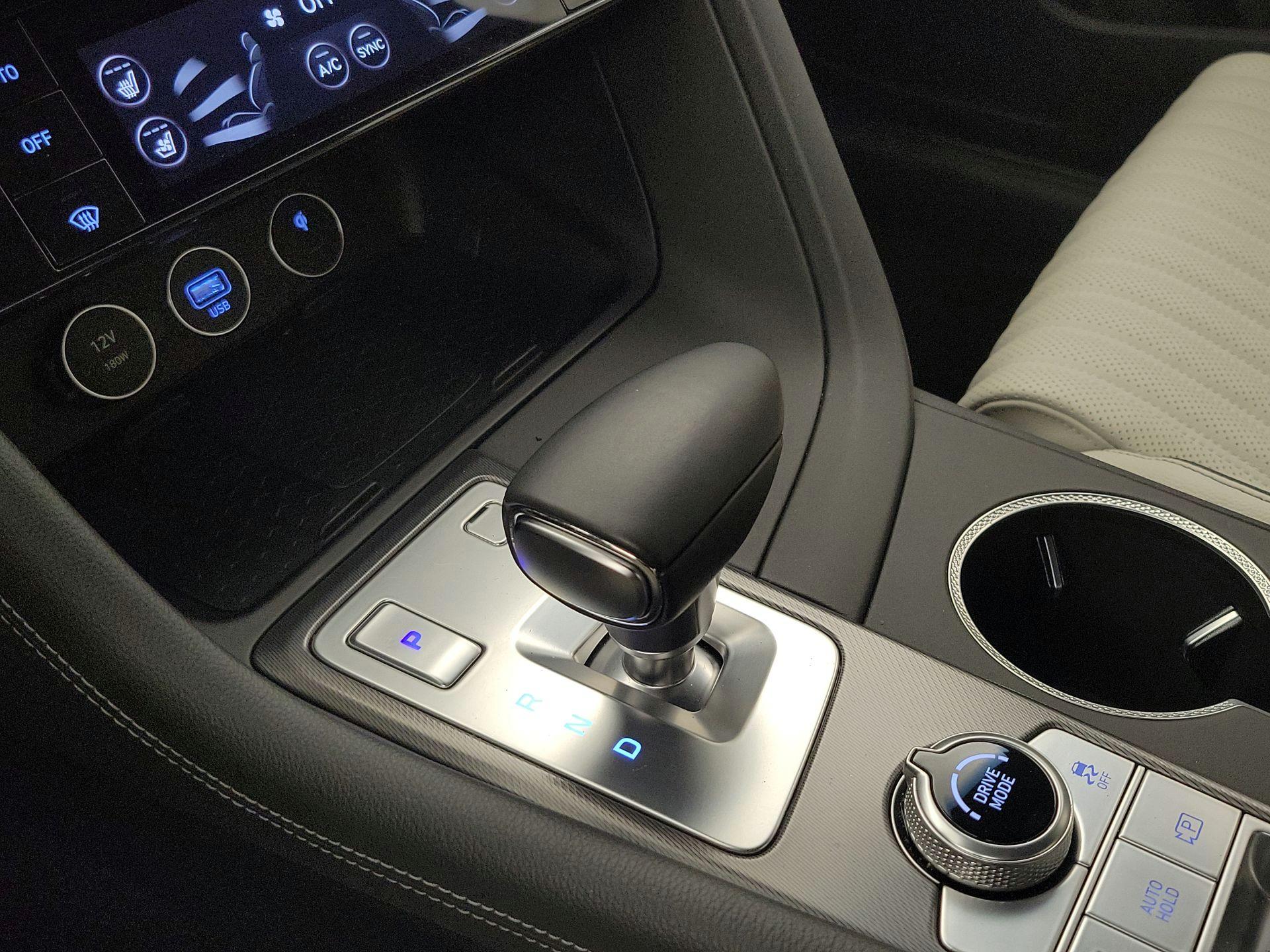 Thumbnail: 2024 Genesis G70 - 18