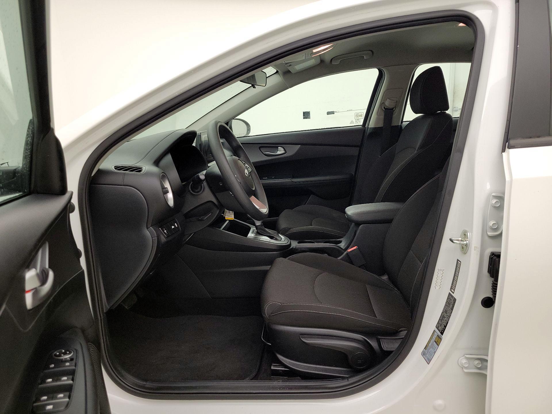 Thumbnail: 2020 Kia Forte - 11