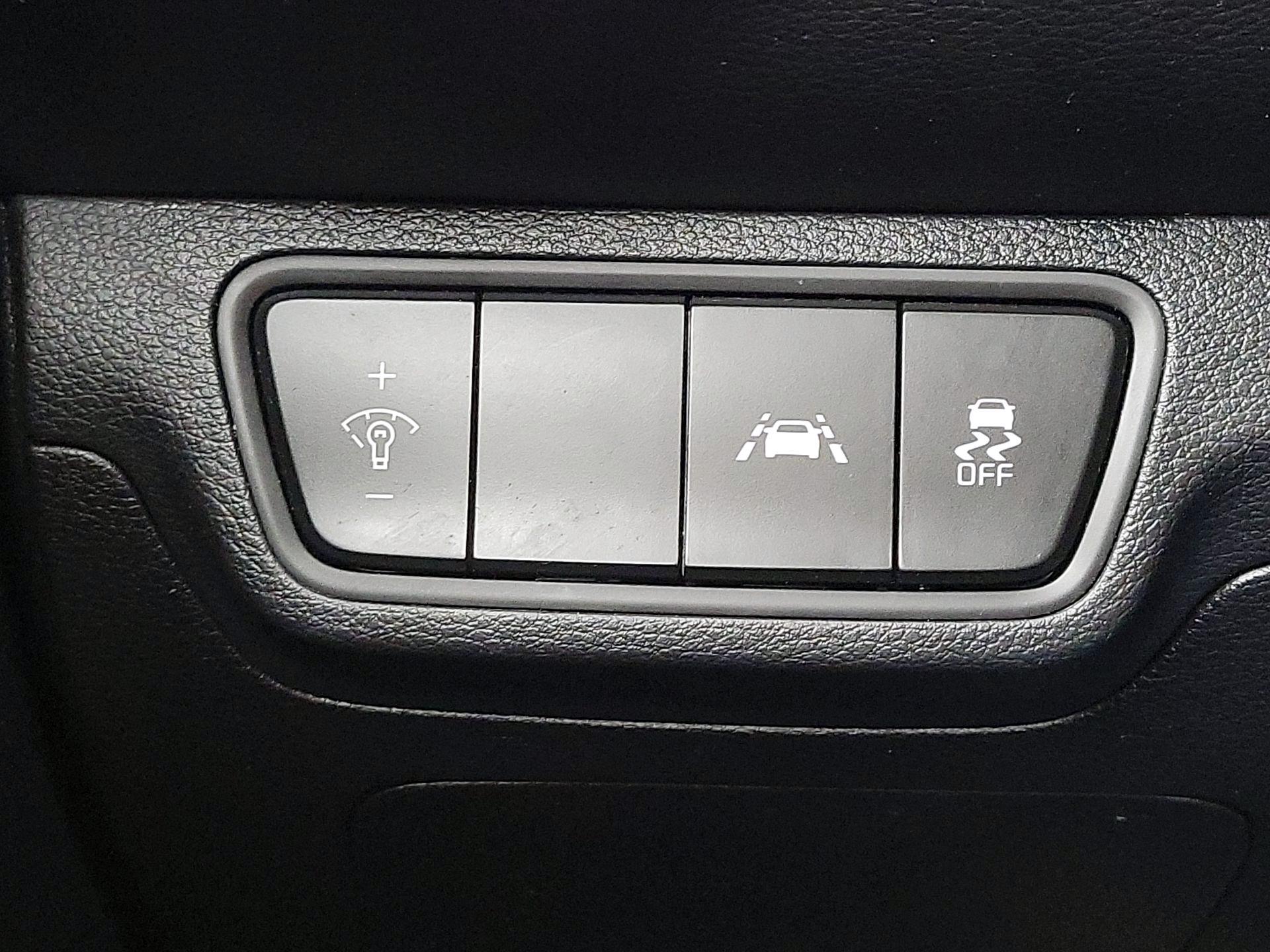 Thumbnail: 2020 Kia Forte - 13