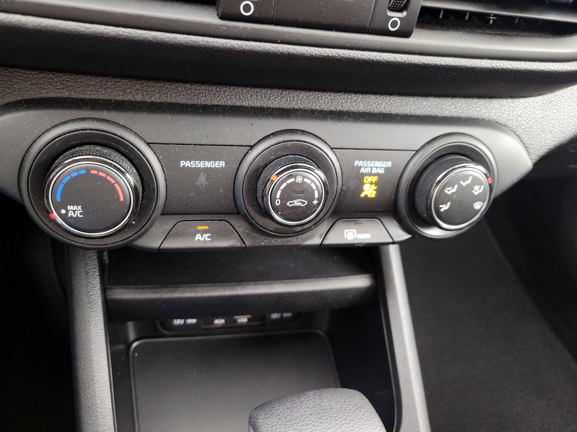 Thumbnail: 2020 Kia Forte - 16