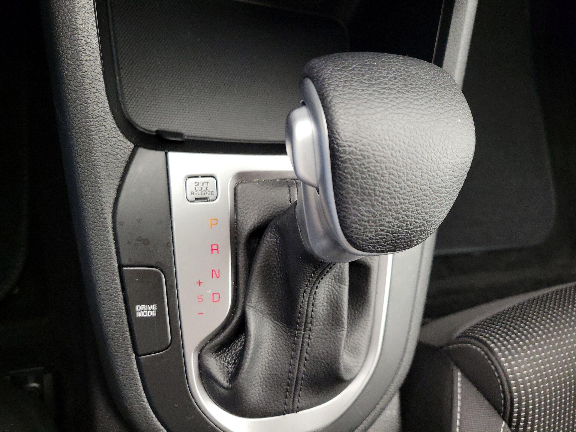 Thumbnail: 2020 Kia Forte - 17