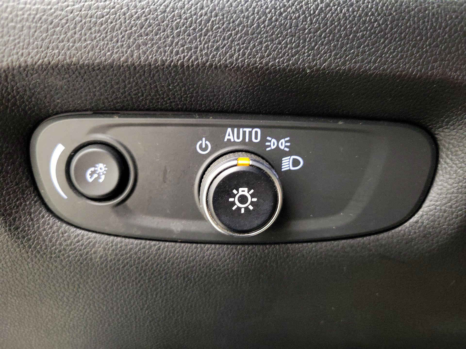 Thumbnail: 2023 Chevrolet Traverse - 13