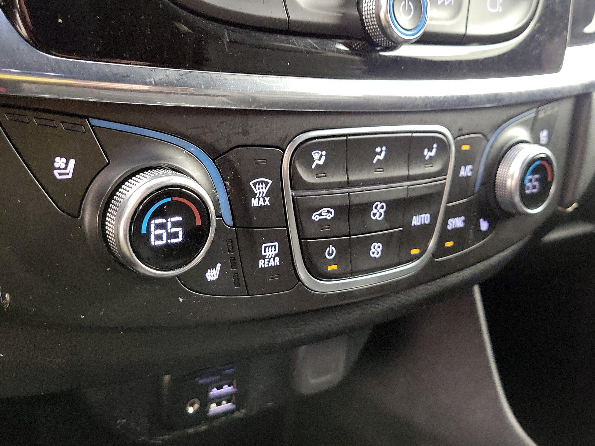 Thumbnail: 2023 Chevrolet Traverse - 17