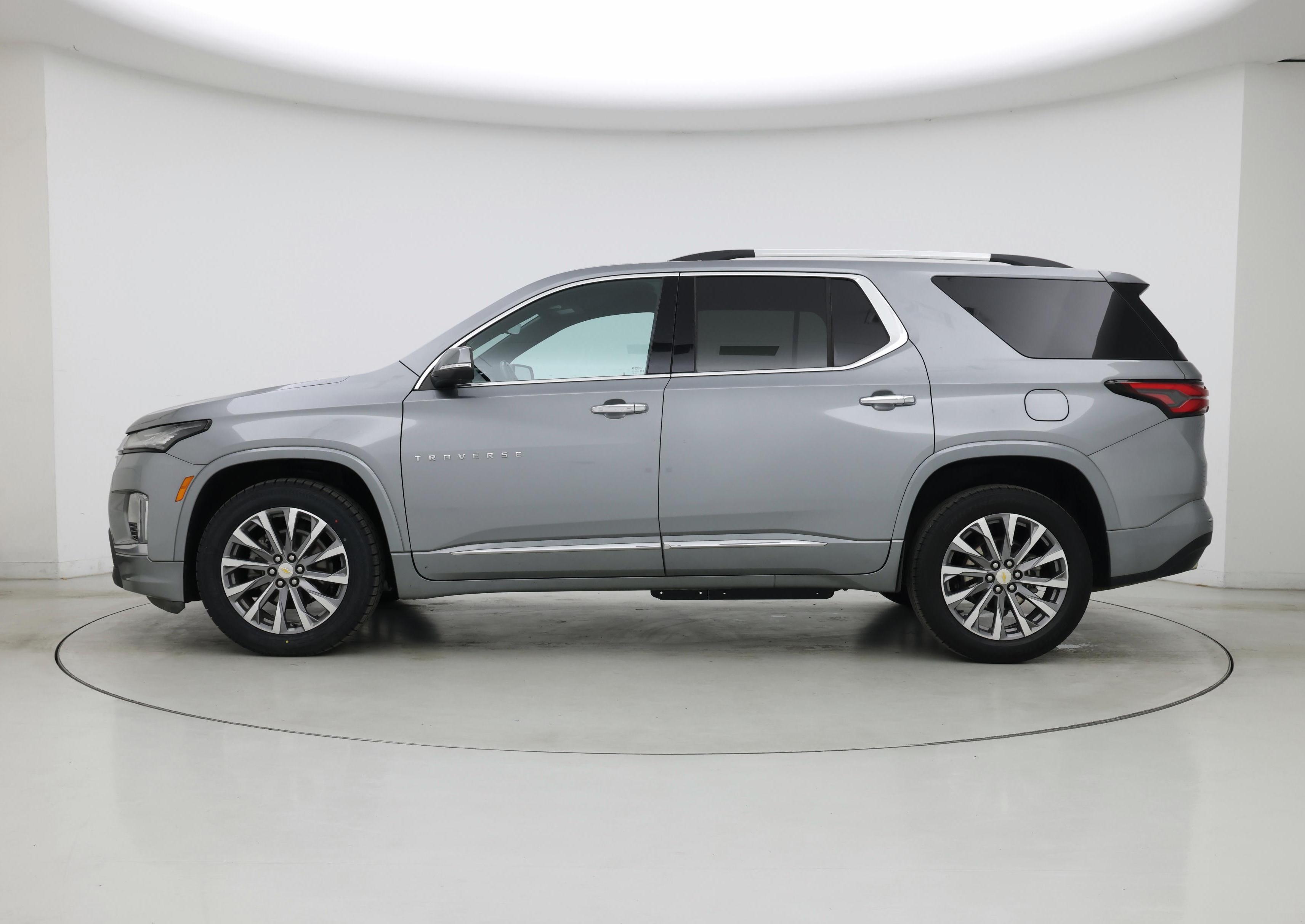 Thumbnail: 2023 Chevrolet Traverse - 3