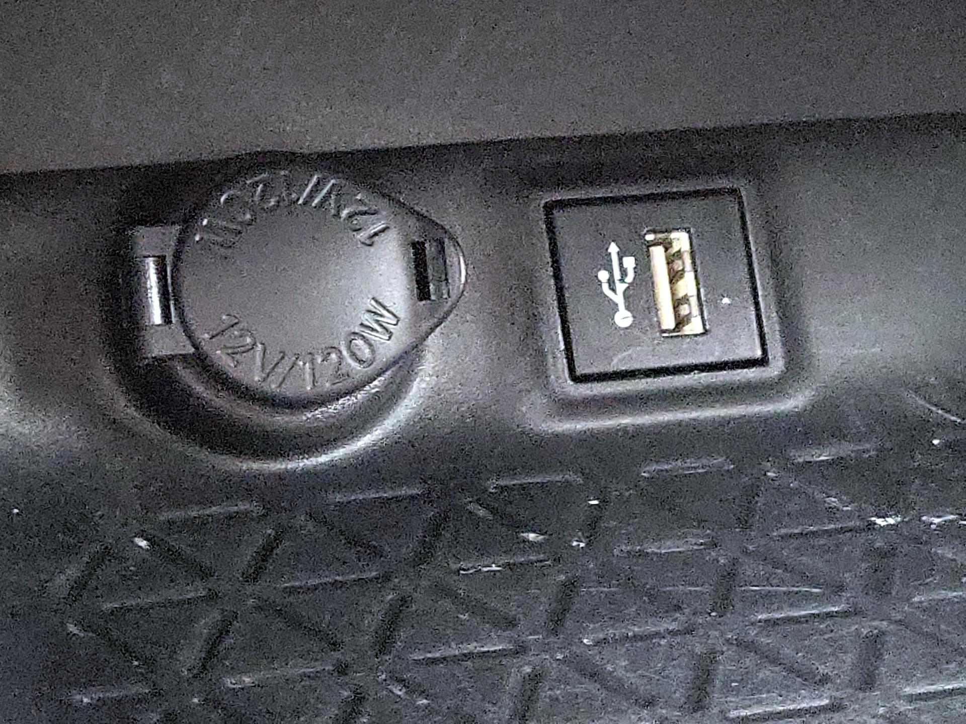 Thumbnail: 2023 Toyota RAV4 - 18