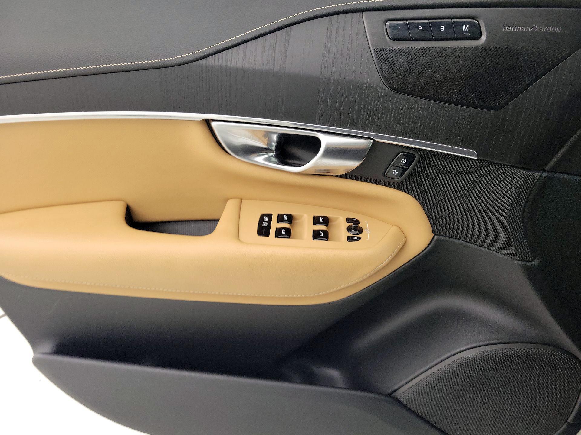 Thumbnail: 2021 Volvo XC90 - 12