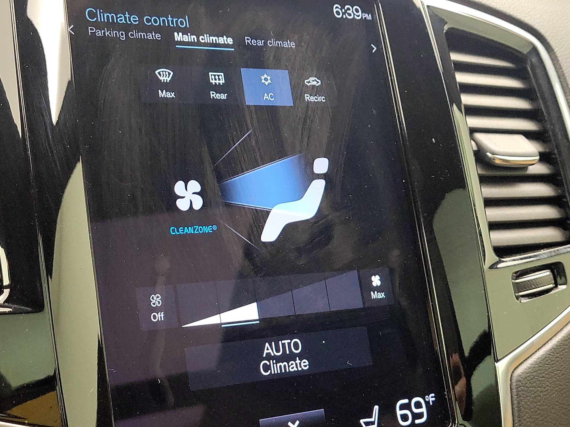 Thumbnail: 2021 Volvo XC90 - 16