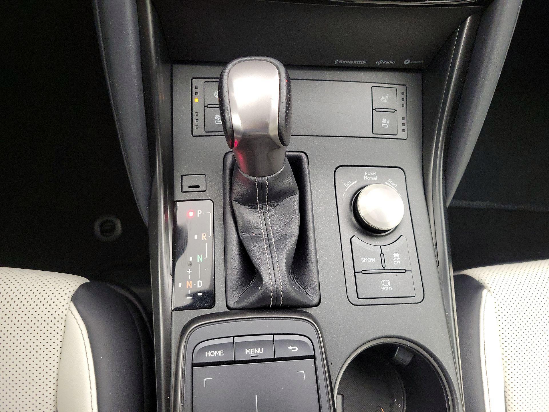 Thumbnail: 2022 Lexus IS - 17