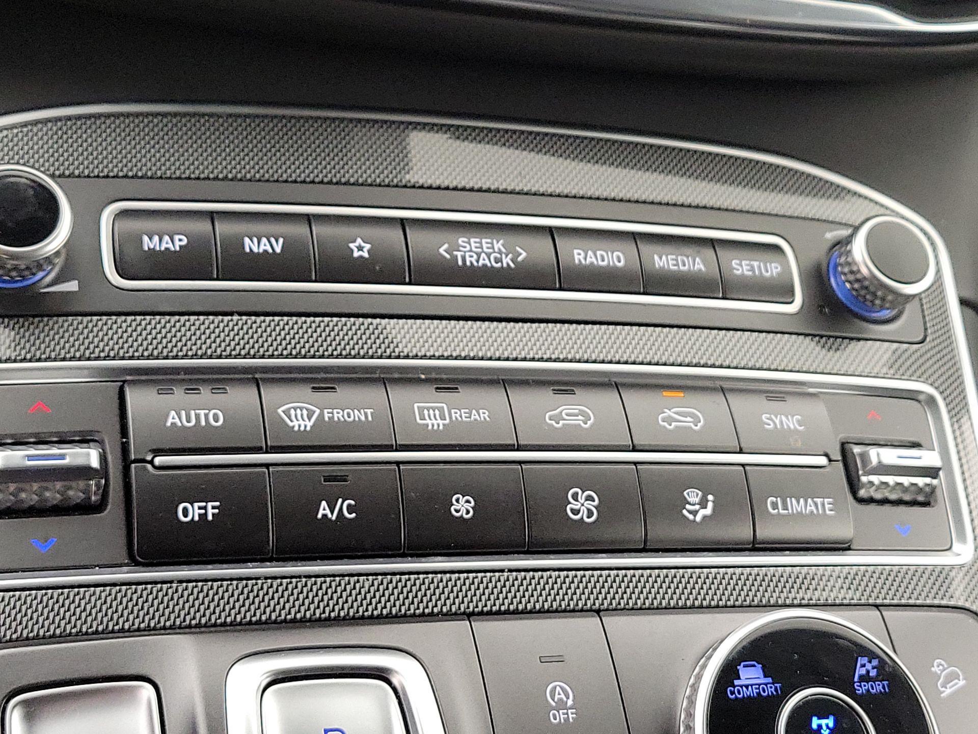 Thumbnail: 2023 Hyundai Santa Fe - 17