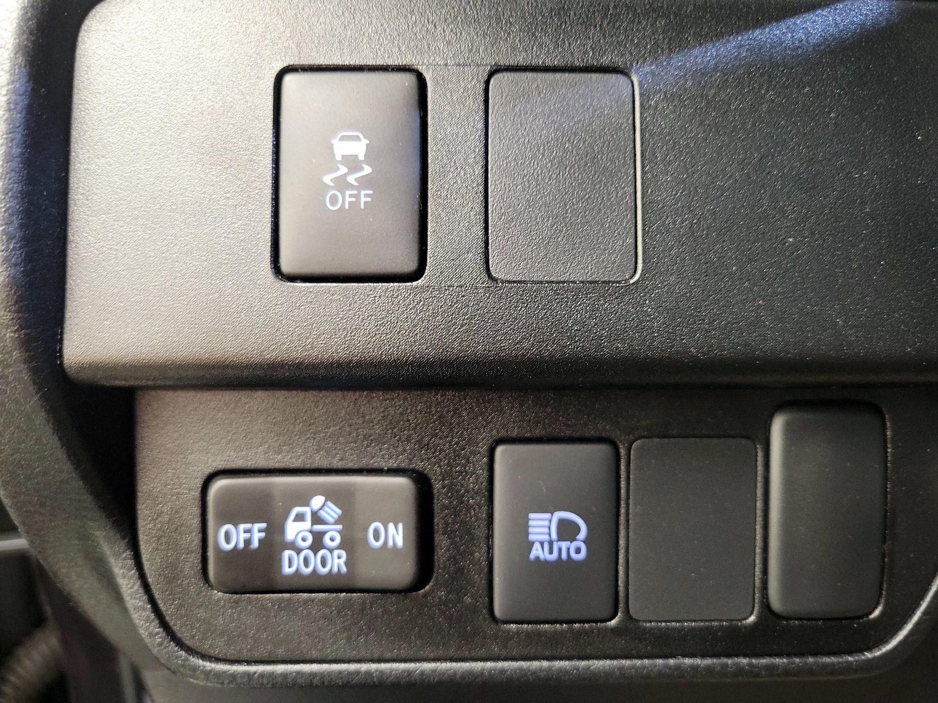 Thumbnail: 2022 Toyota Tacoma - 13