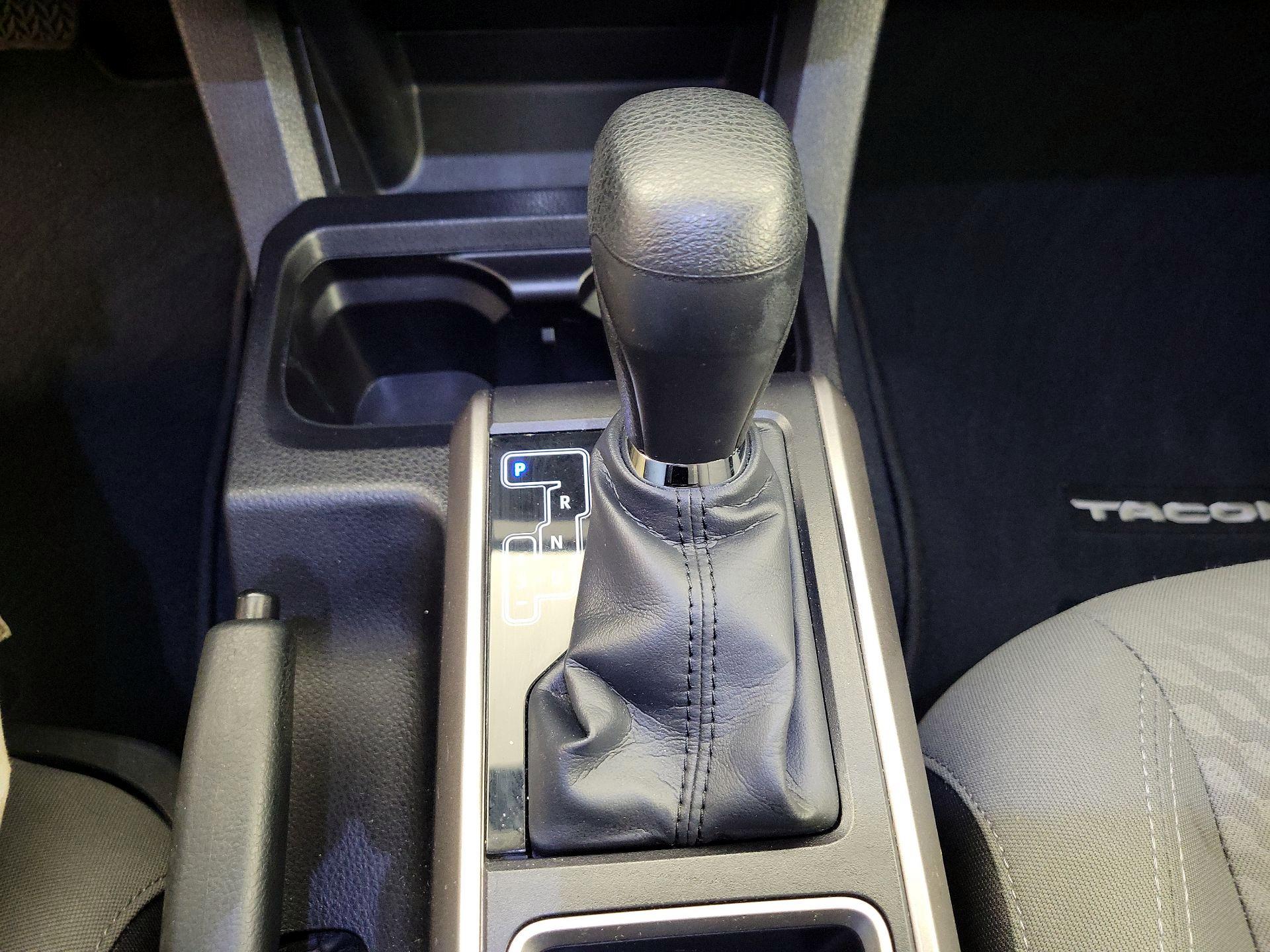 Thumbnail: 2022 Toyota Tacoma - 17