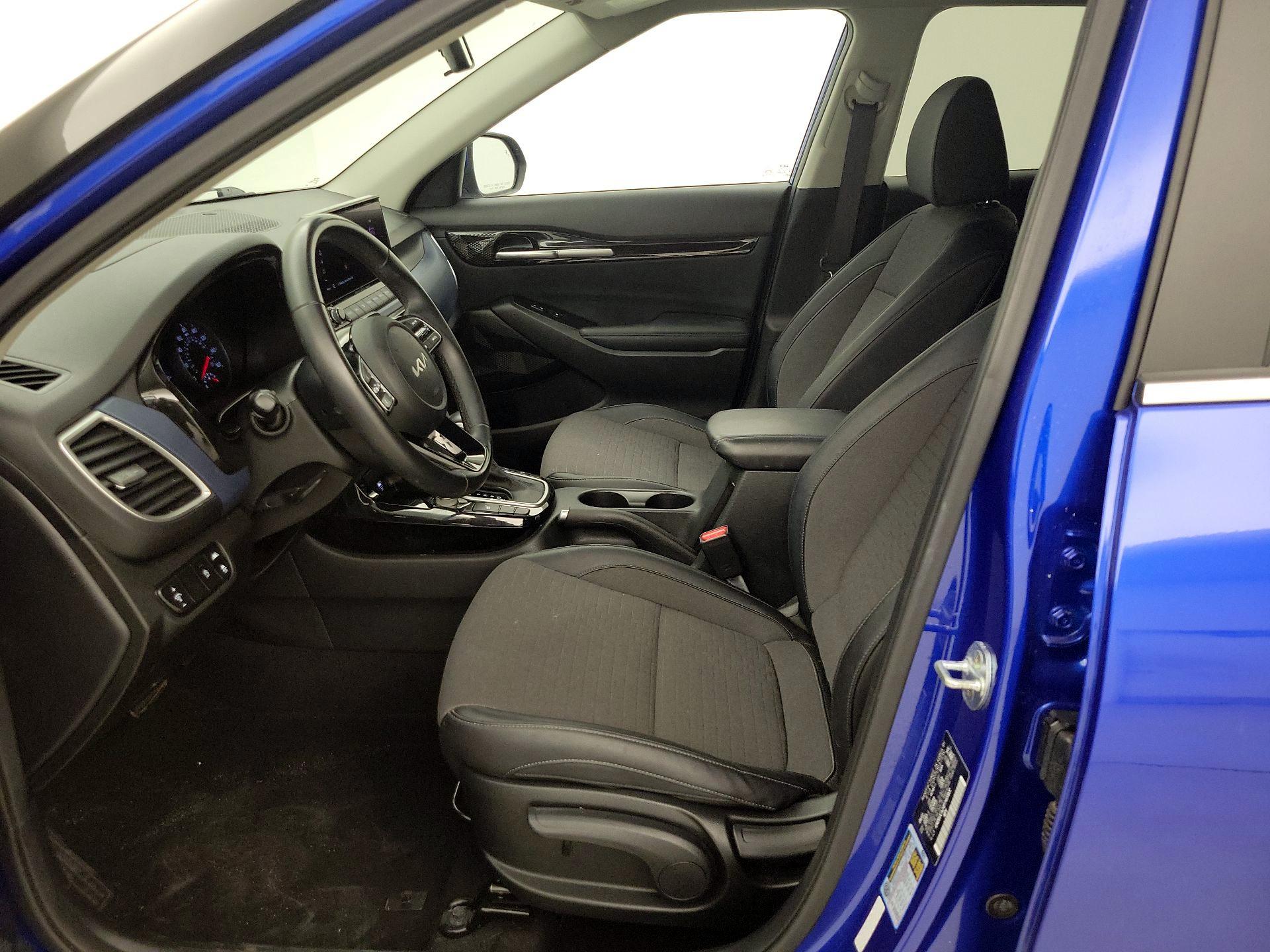 Thumbnail: 2023 Kia Seltos - 11