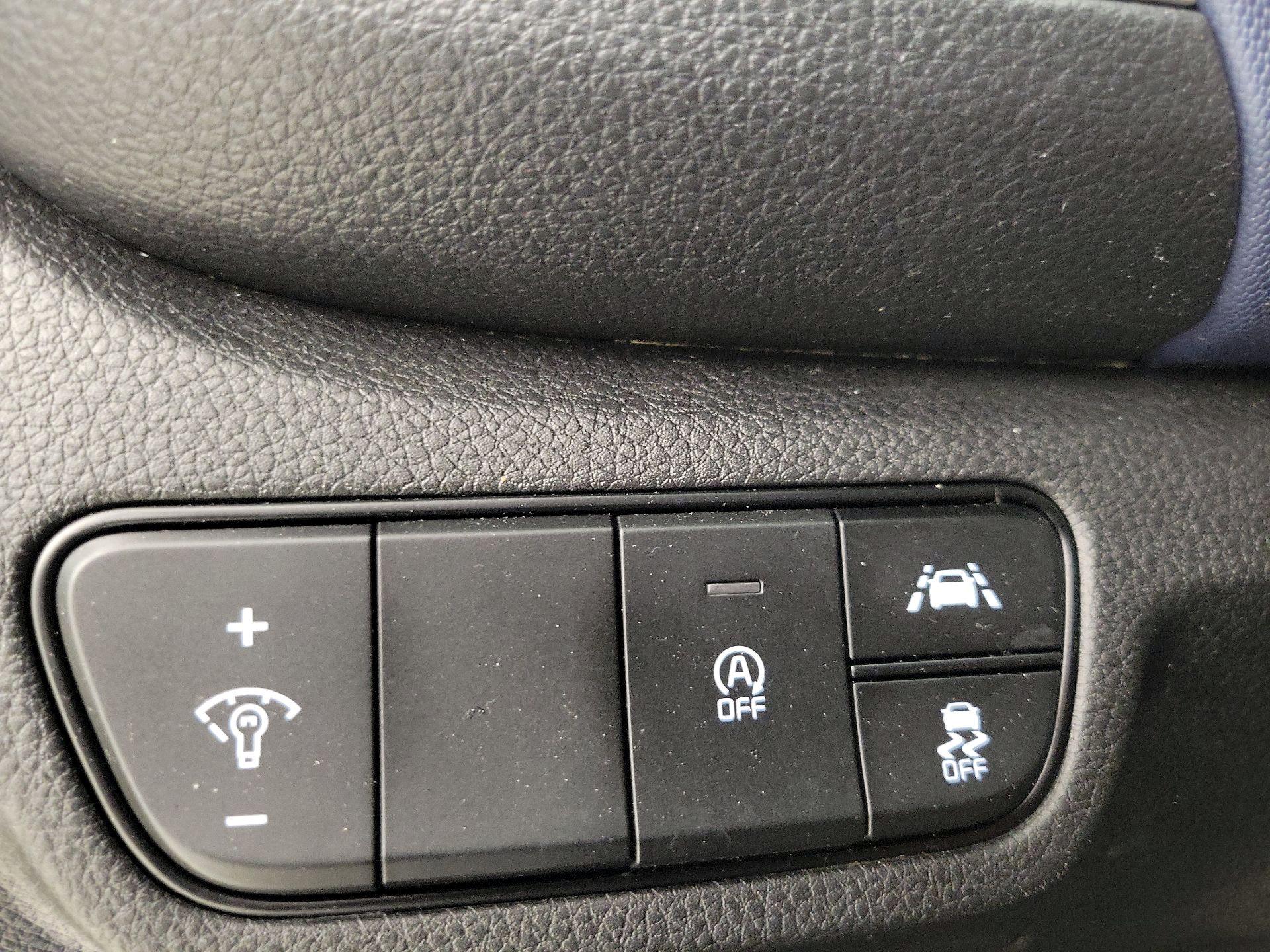 Thumbnail: 2023 Kia Seltos - 13