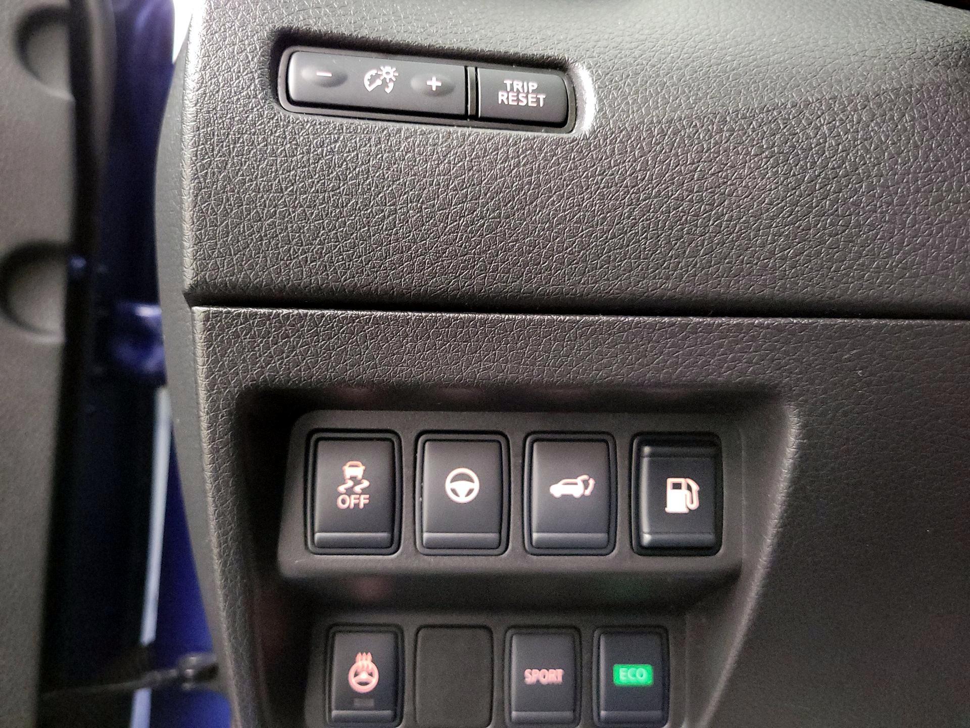 Thumbnail: 2018 Nissan Rogue - 13