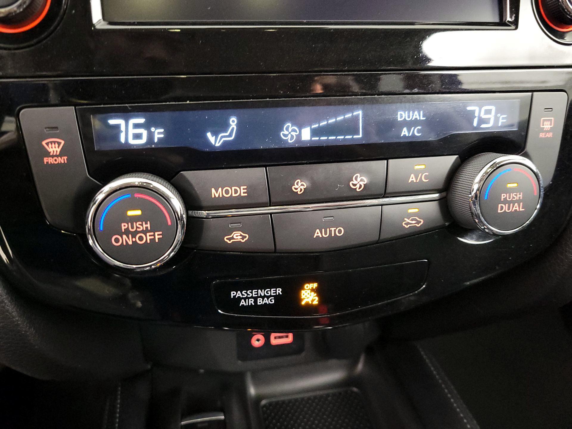 Thumbnail: 2018 Nissan Rogue - 17