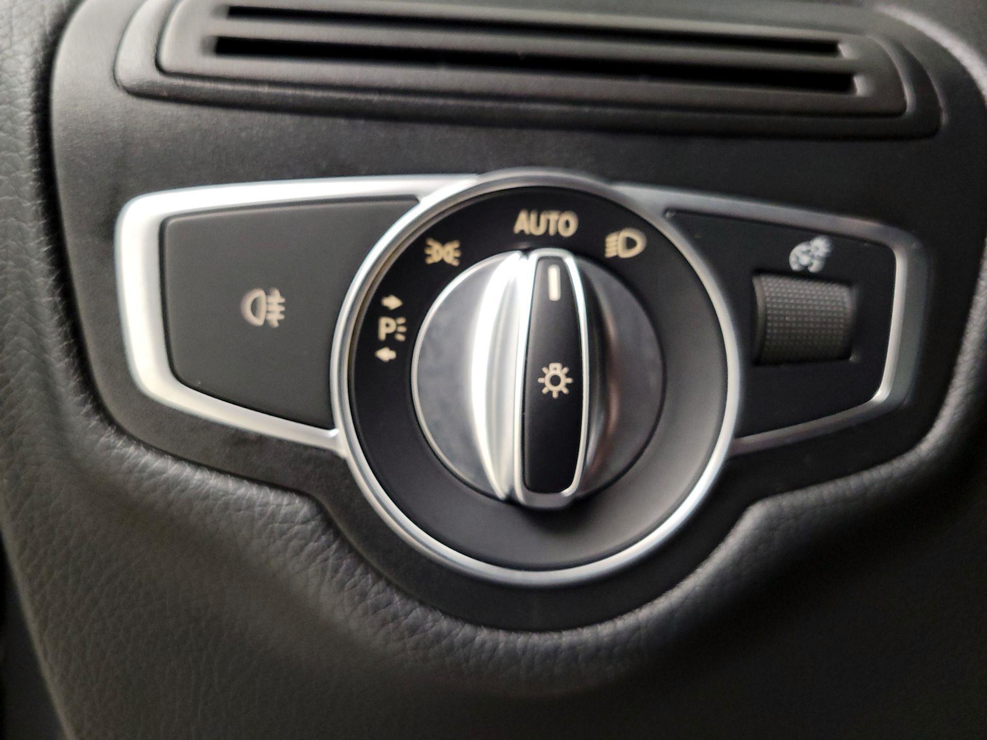 Thumbnail: 2017 Mercedes-Benz GLC - 13