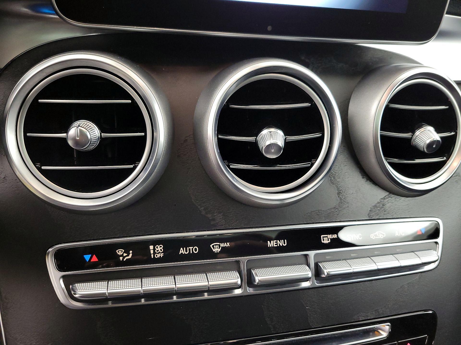 Thumbnail: 2017 Mercedes-Benz GLC - 17