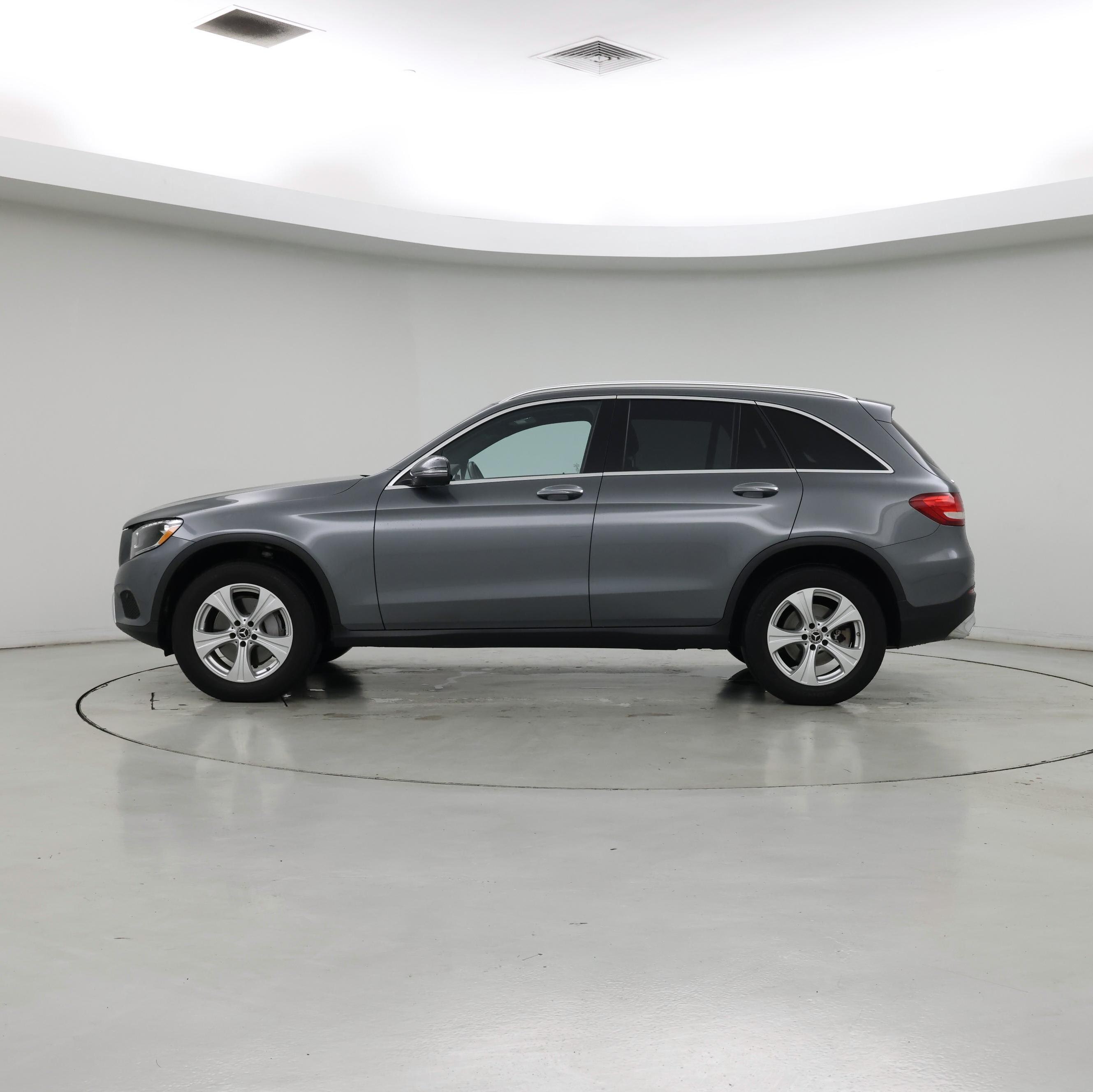 Thumbnail: 2017 Mercedes-Benz GLC - 3