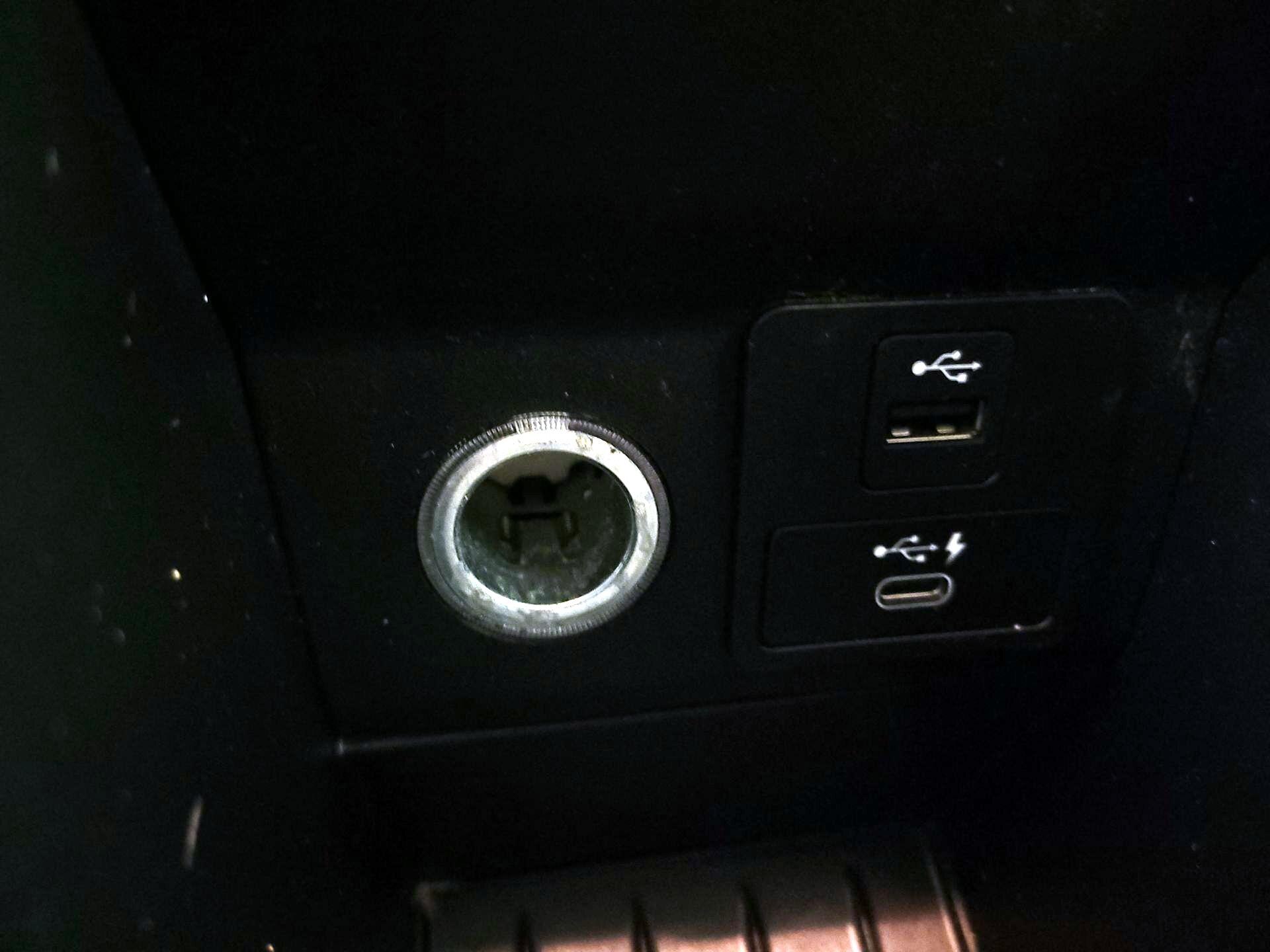 Thumbnail: 2019 BMW i3 - 19