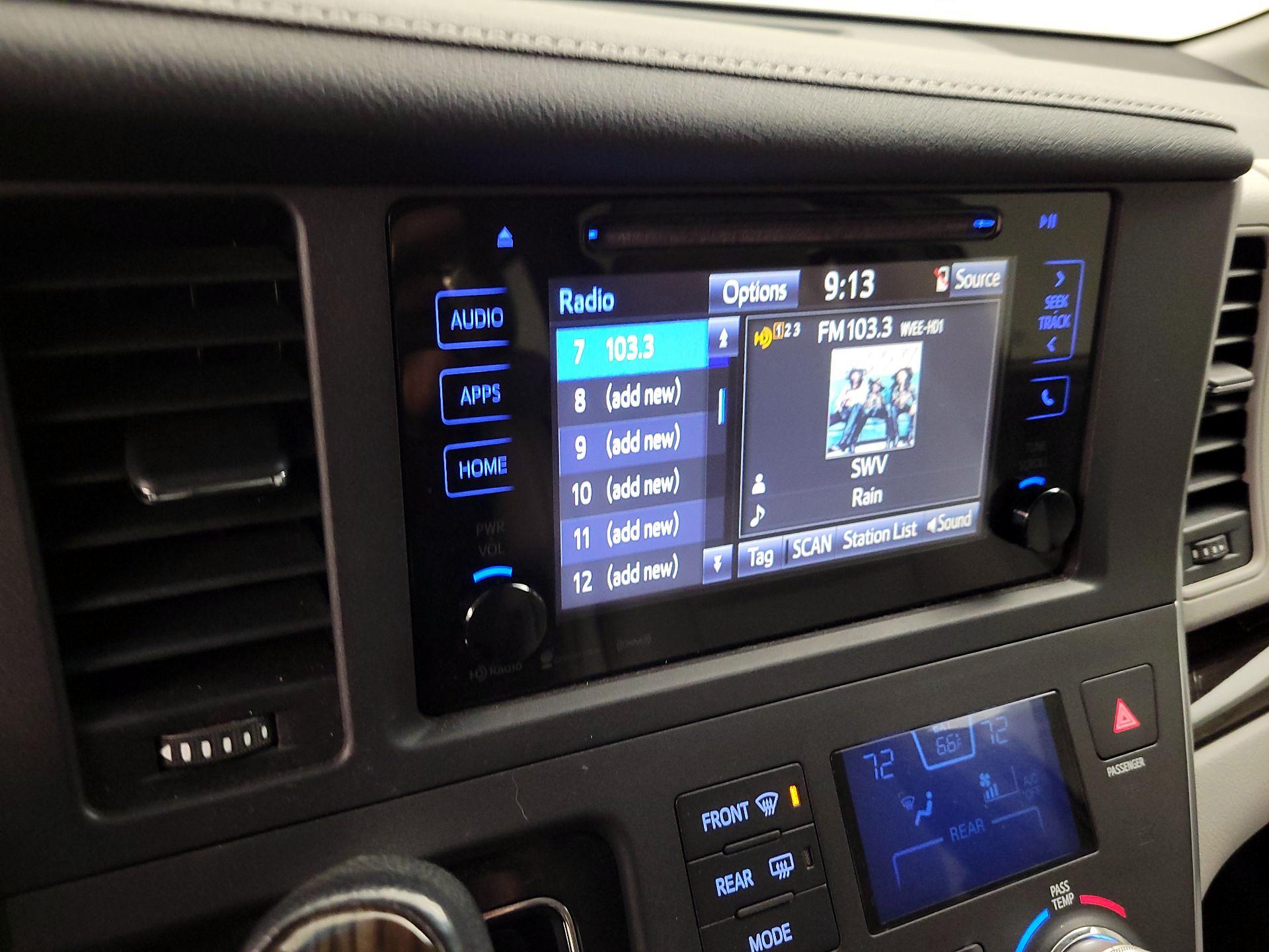 Thumbnail: 2017 Toyota Sienna - 15