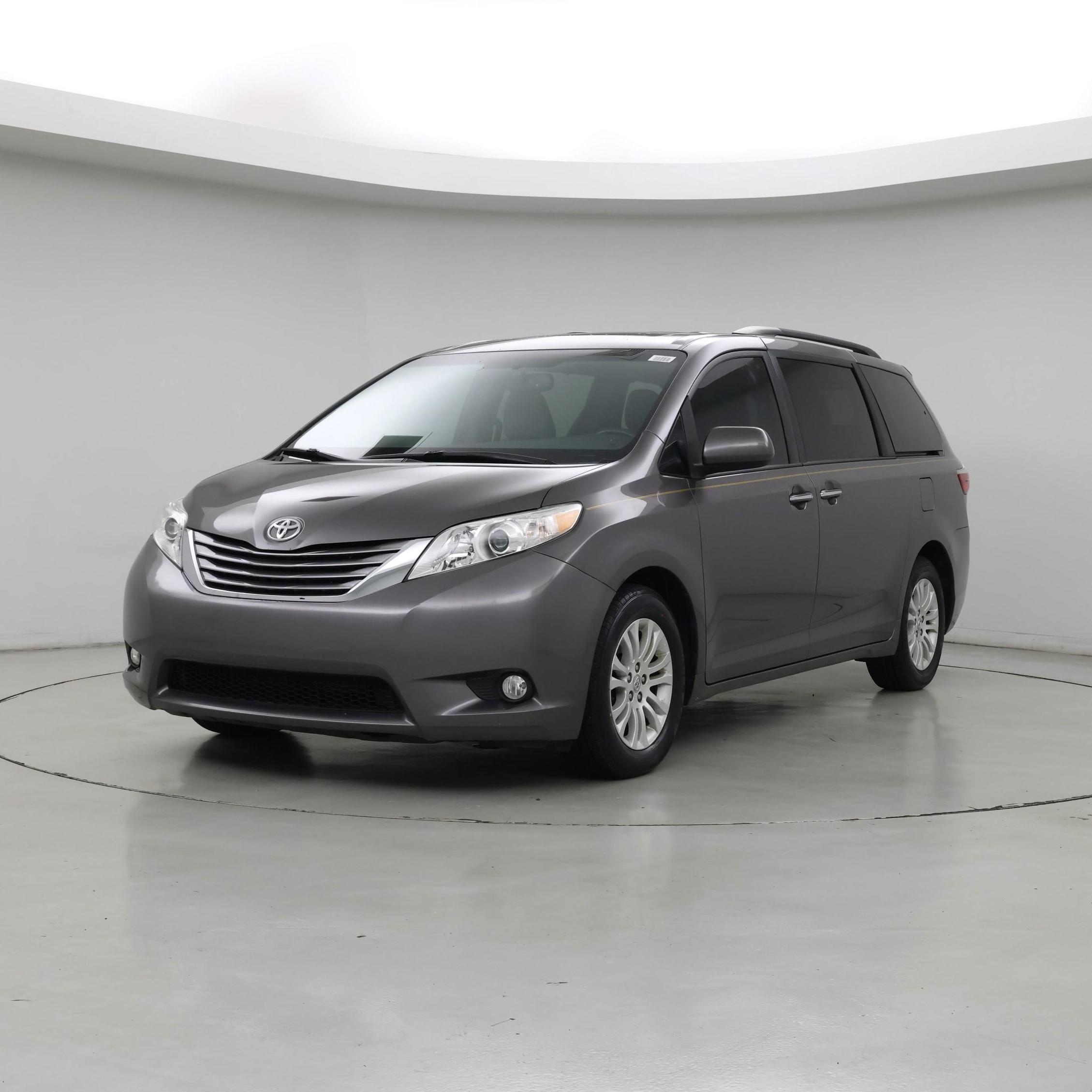 Thumbnail: 2017 Toyota Sienna - 4