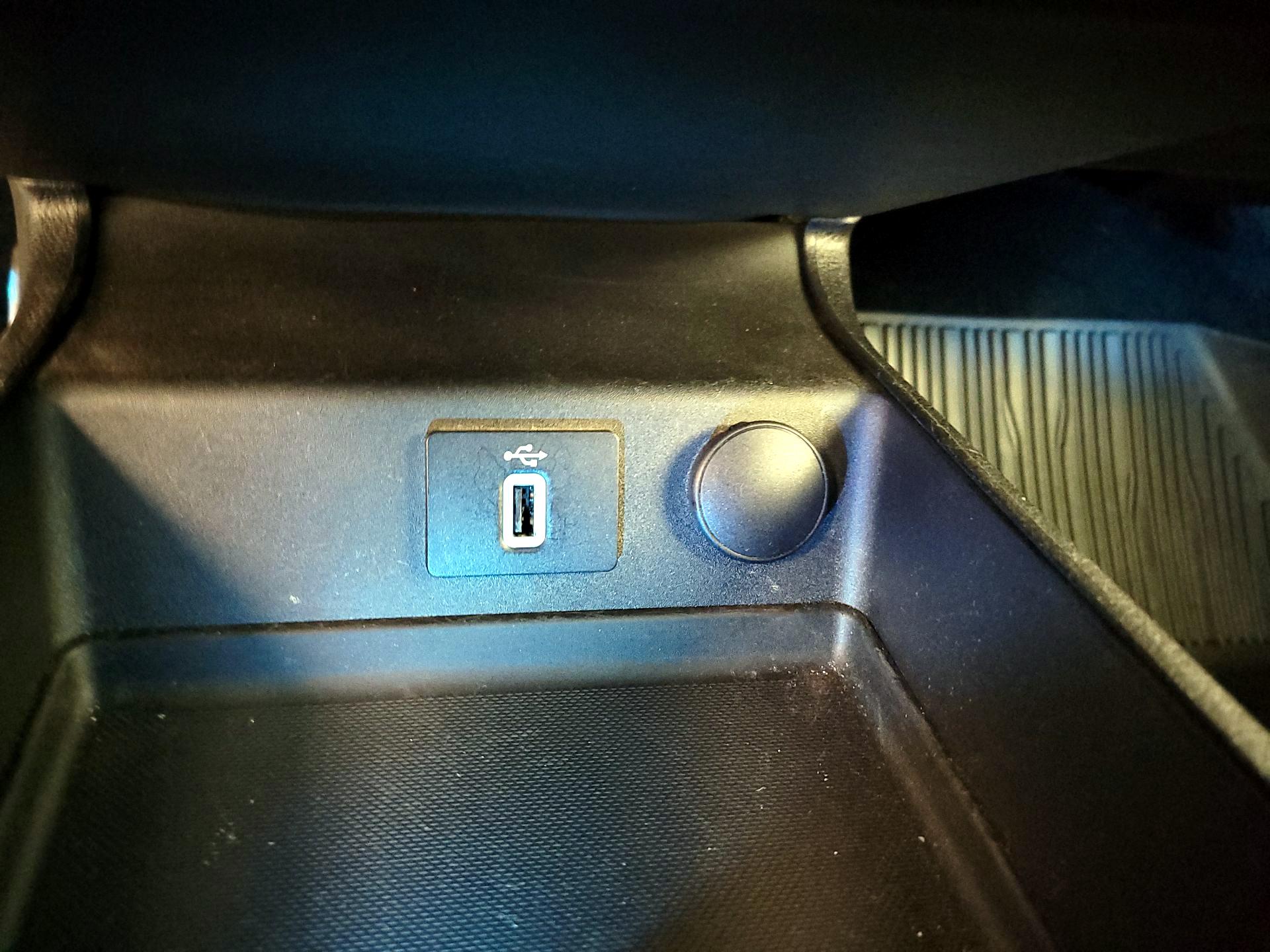 Thumbnail: 2017 Ford Fusion - 19