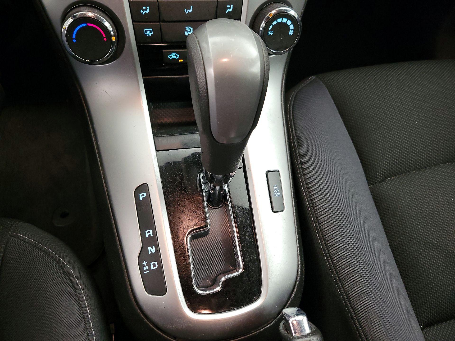 Thumbnail: 2016 Chevrolet Cruze - 17