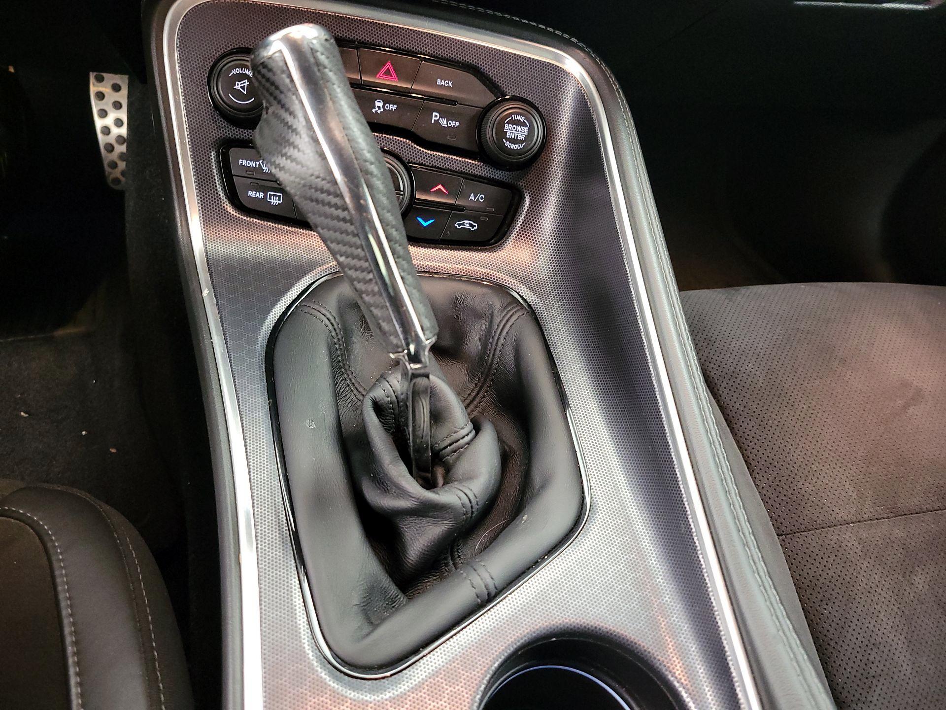 Thumbnail: 2015 Dodge Challenger - 18