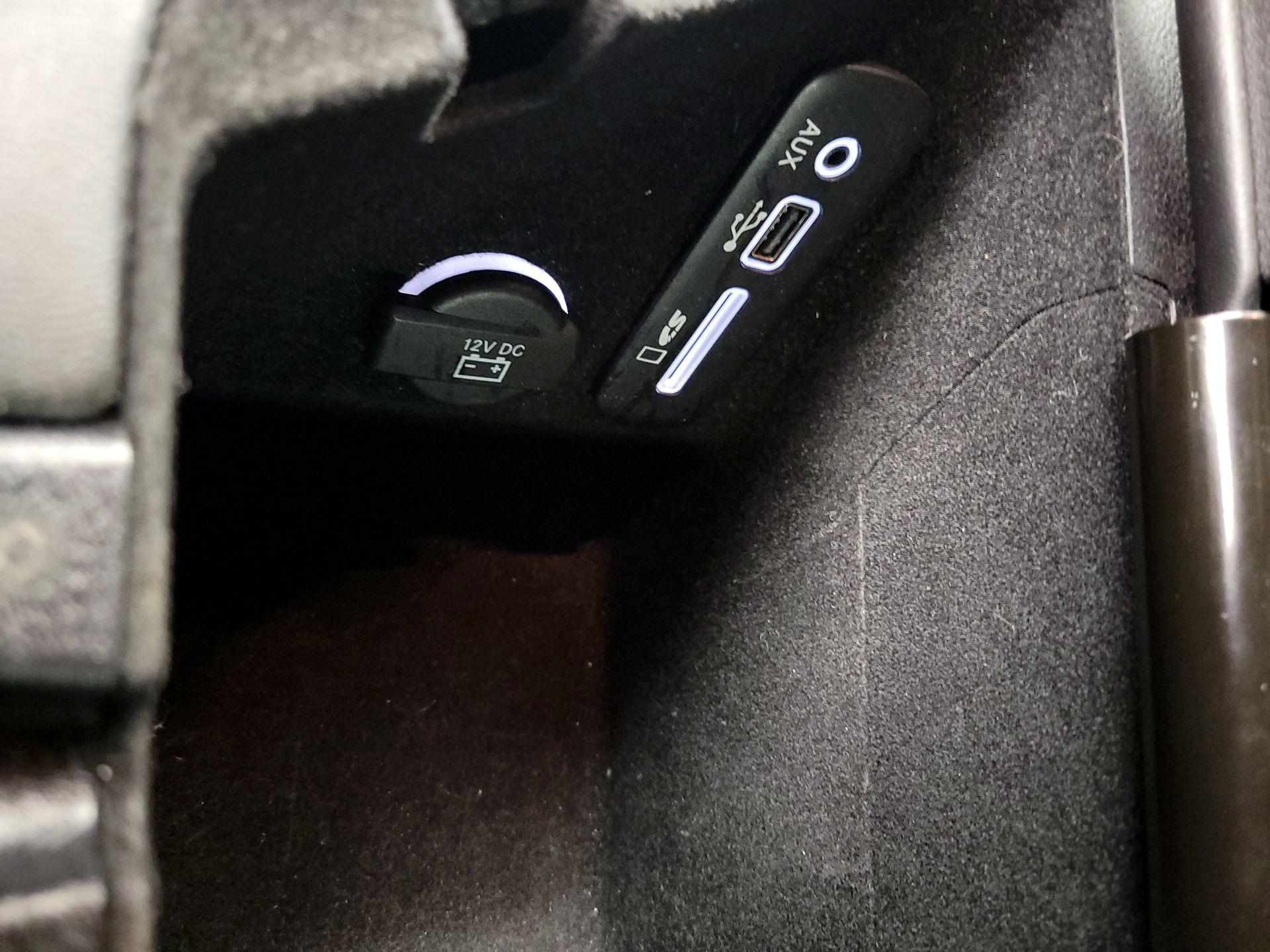 Thumbnail: 2015 Dodge Challenger - 19