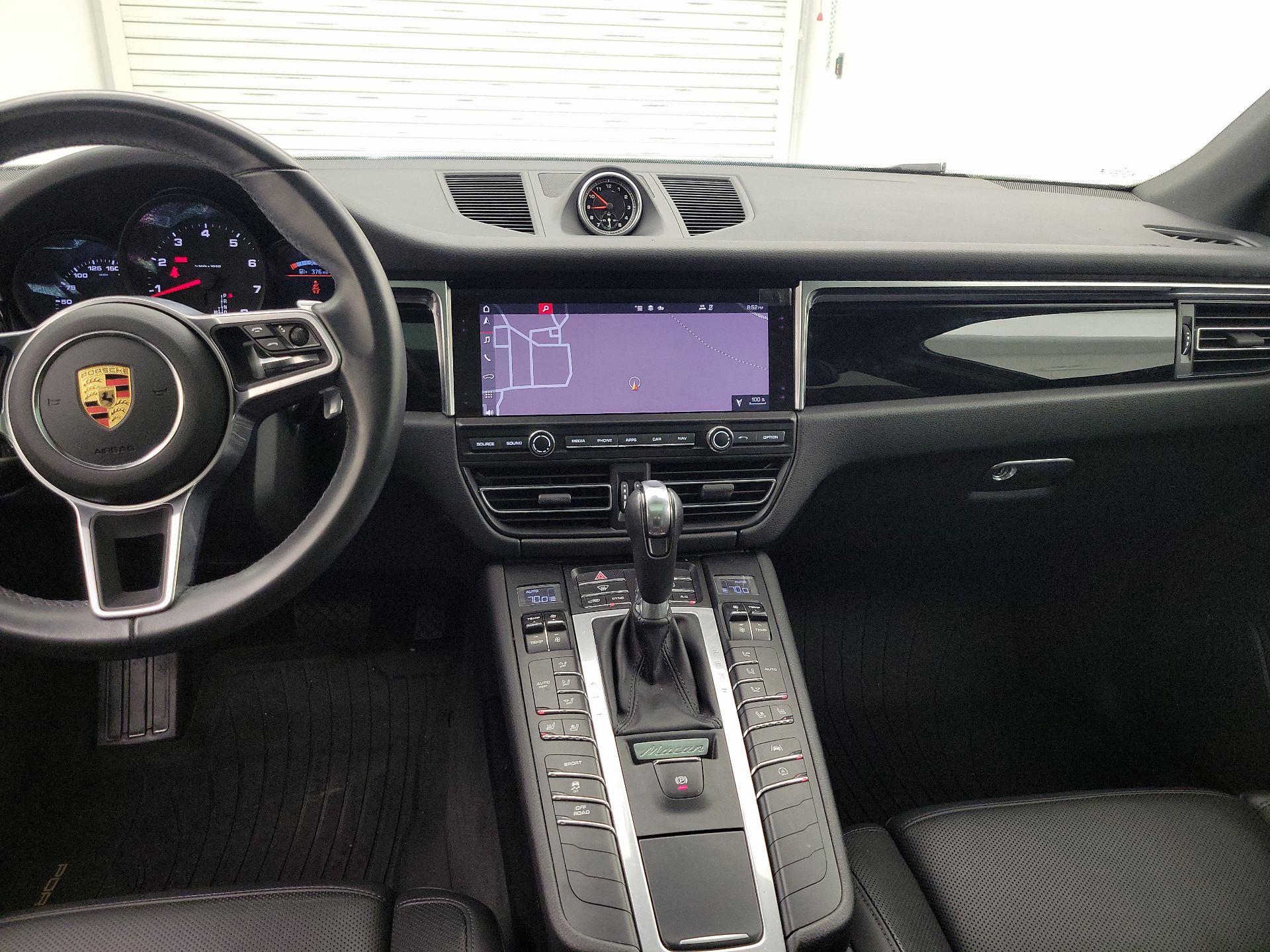 Thumbnail: 2021 Porsche Macan - 9