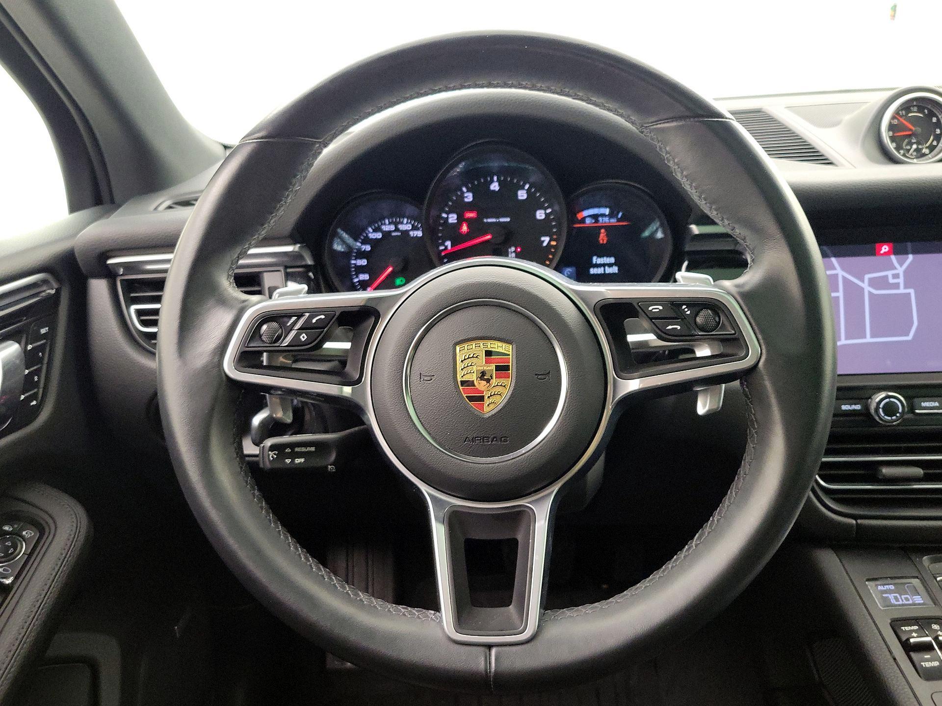 Thumbnail: 2021 Porsche Macan - 10