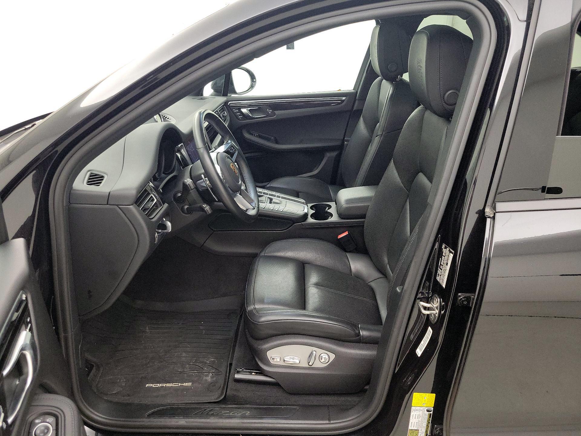 Thumbnail: 2021 Porsche Macan - 11