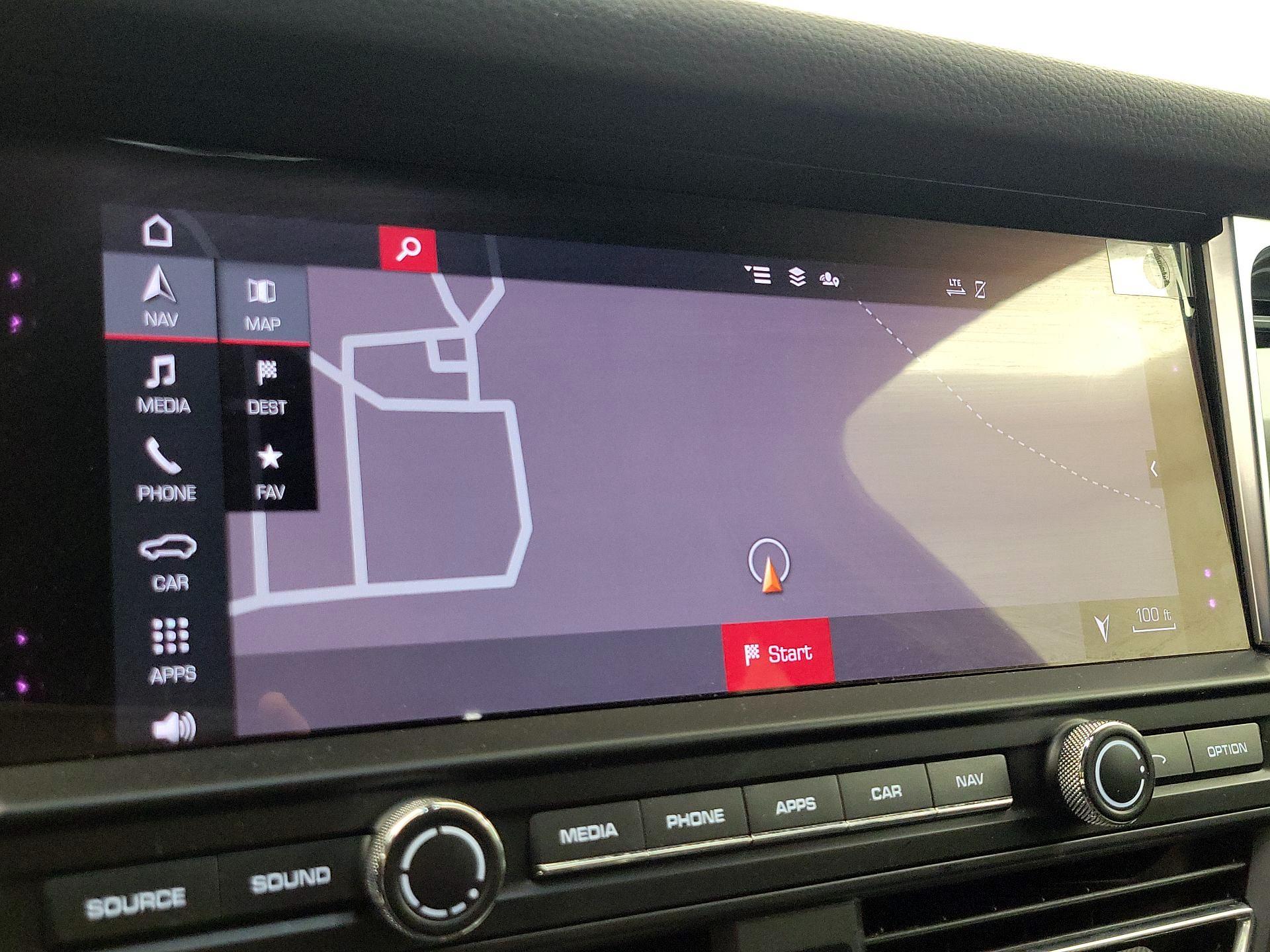 Thumbnail: 2021 Porsche Macan - 14