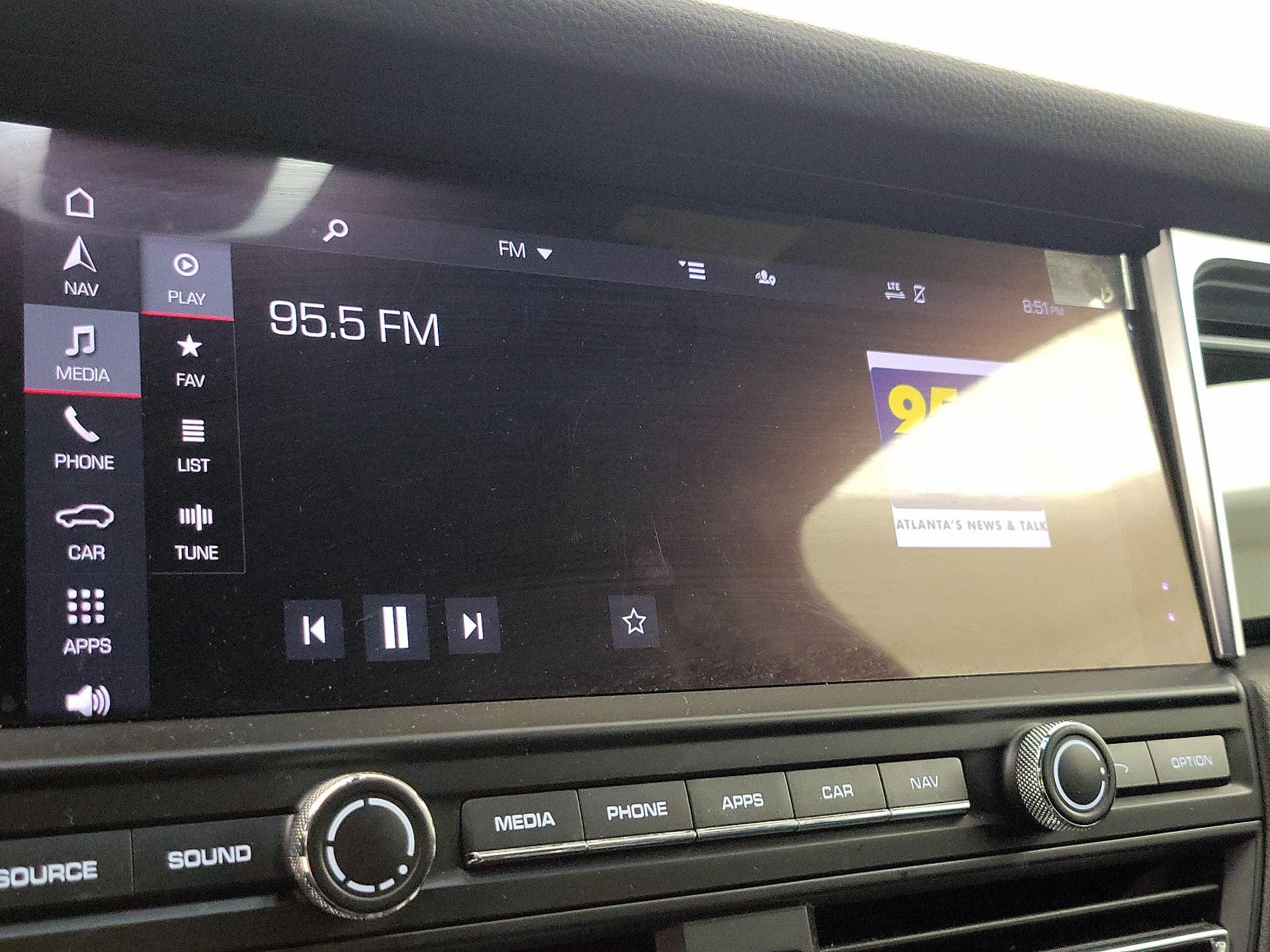 Thumbnail: 2021 Porsche Macan - 16