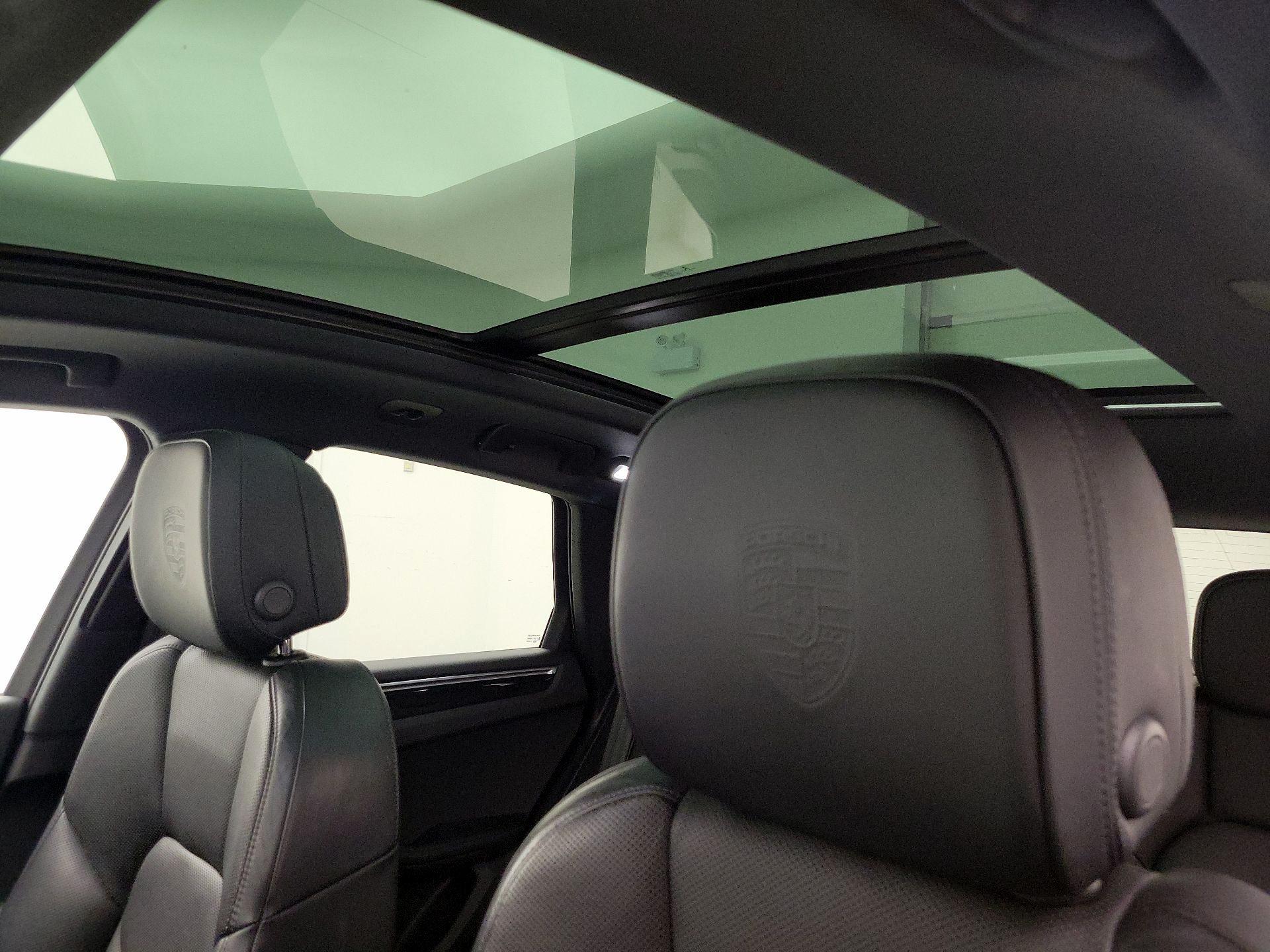 Thumbnail: 2021 Porsche Macan - 20