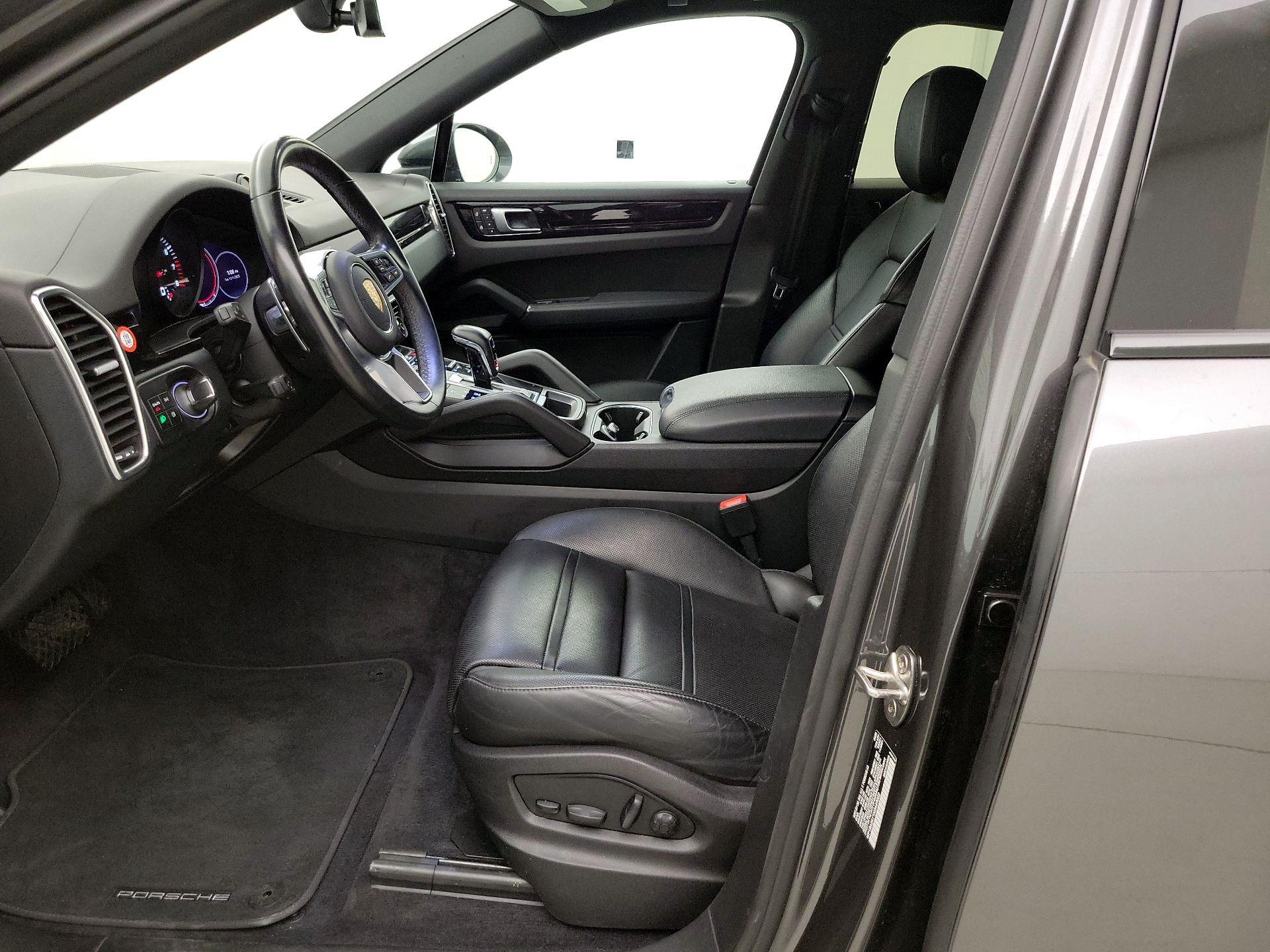 Thumbnail: 2022 Porsche Cayenne - 11