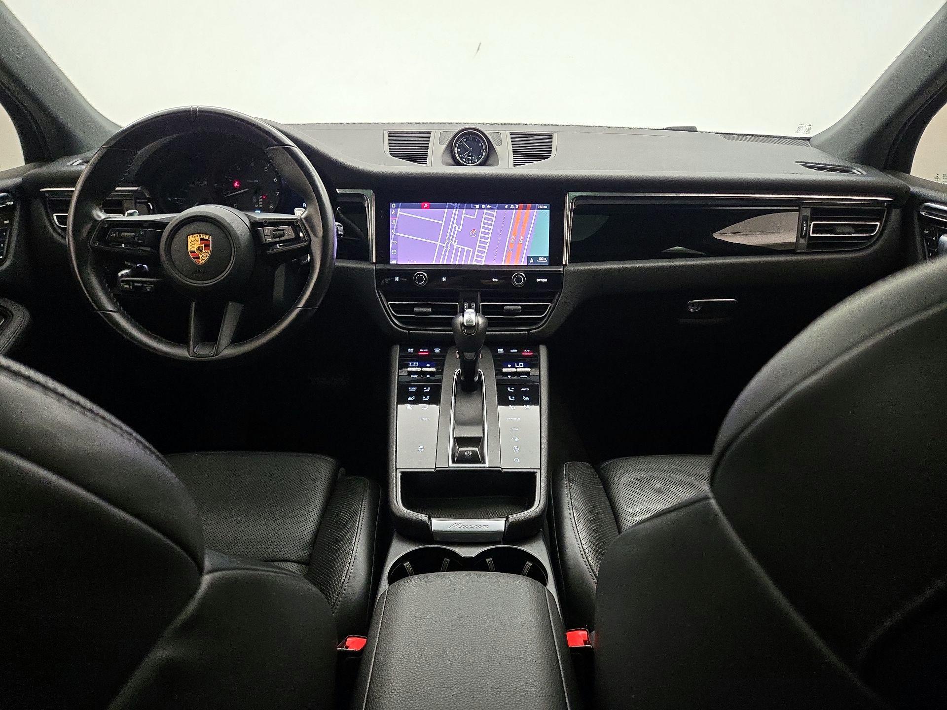 Thumbnail: 2022 Porsche Macan - 9