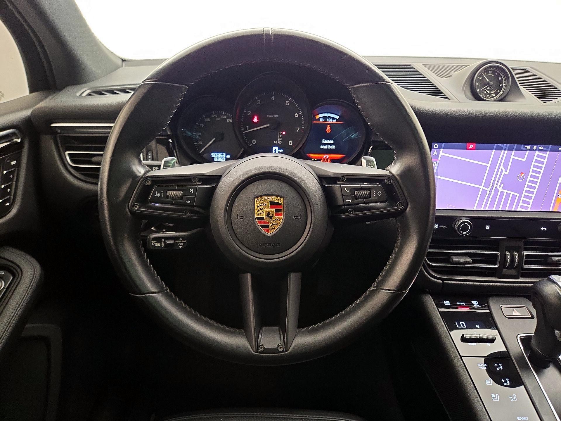 Thumbnail: 2022 Porsche Macan - 10