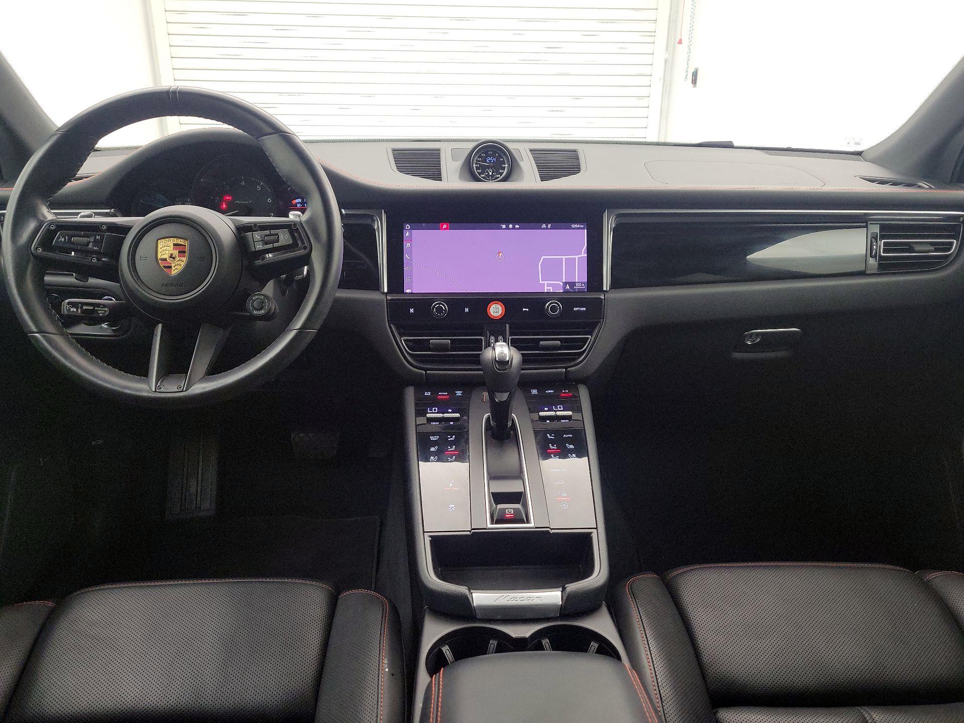 Thumbnail: 2023 Porsche Macan - 9