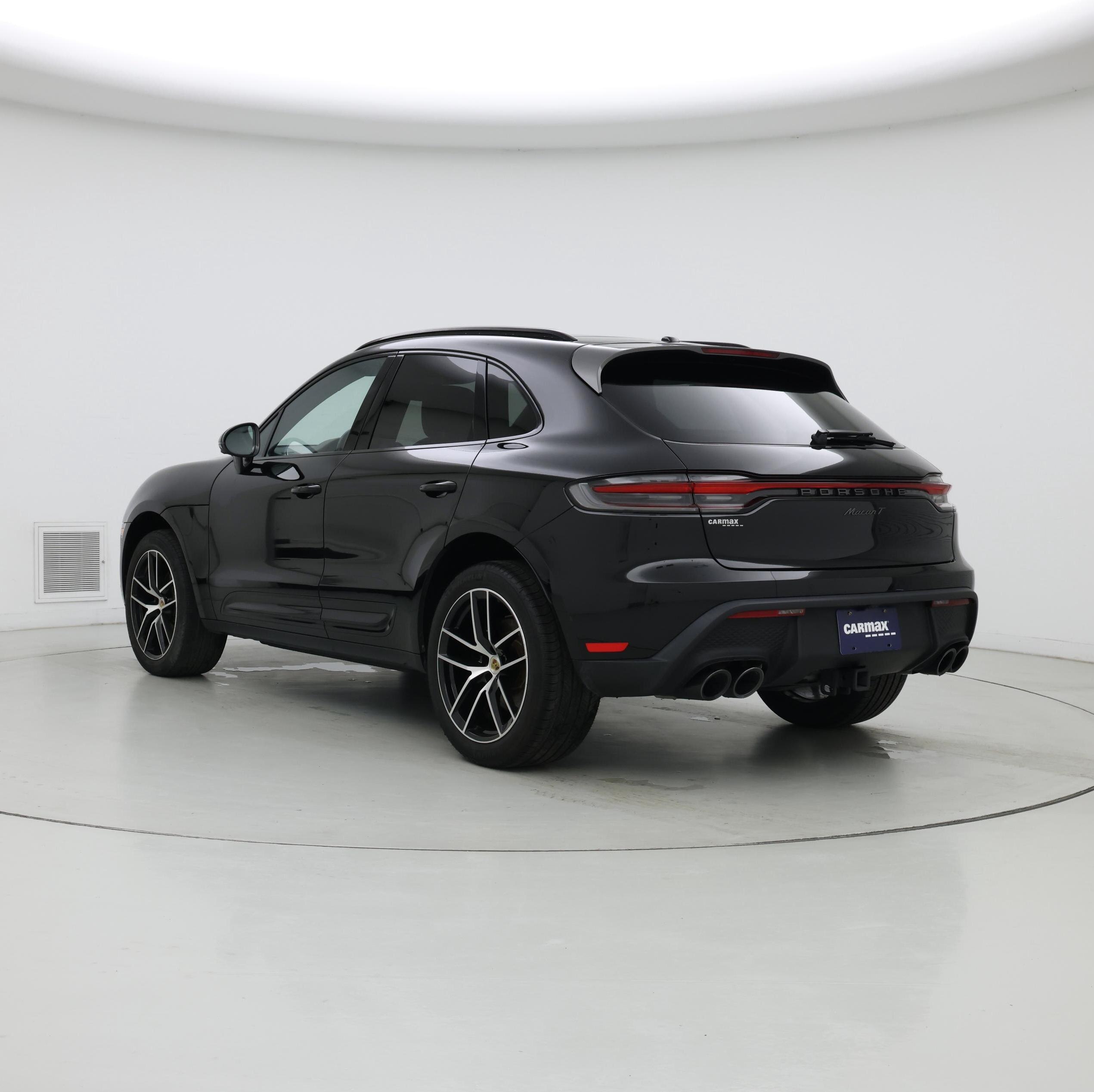 Thumbnail: 2023 Porsche Macan - 2