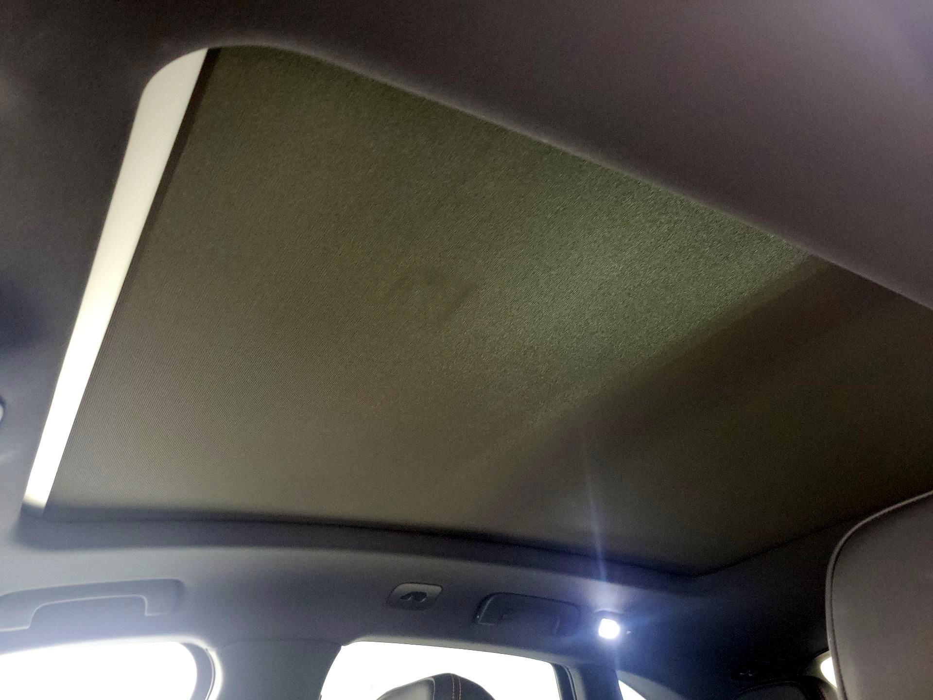 Thumbnail: 2023 Porsche Macan - 20