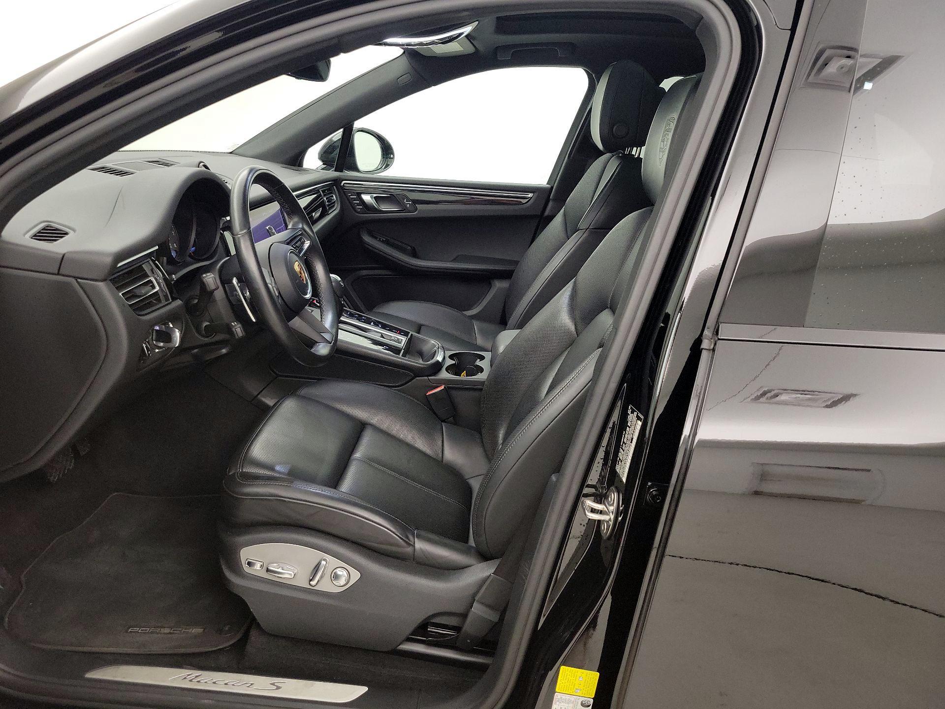 Thumbnail: 2022 Porsche Macan - 11