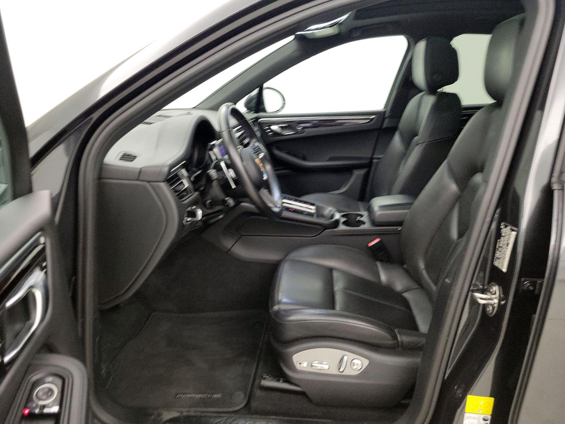 Thumbnail: 2022 Porsche Macan - 11