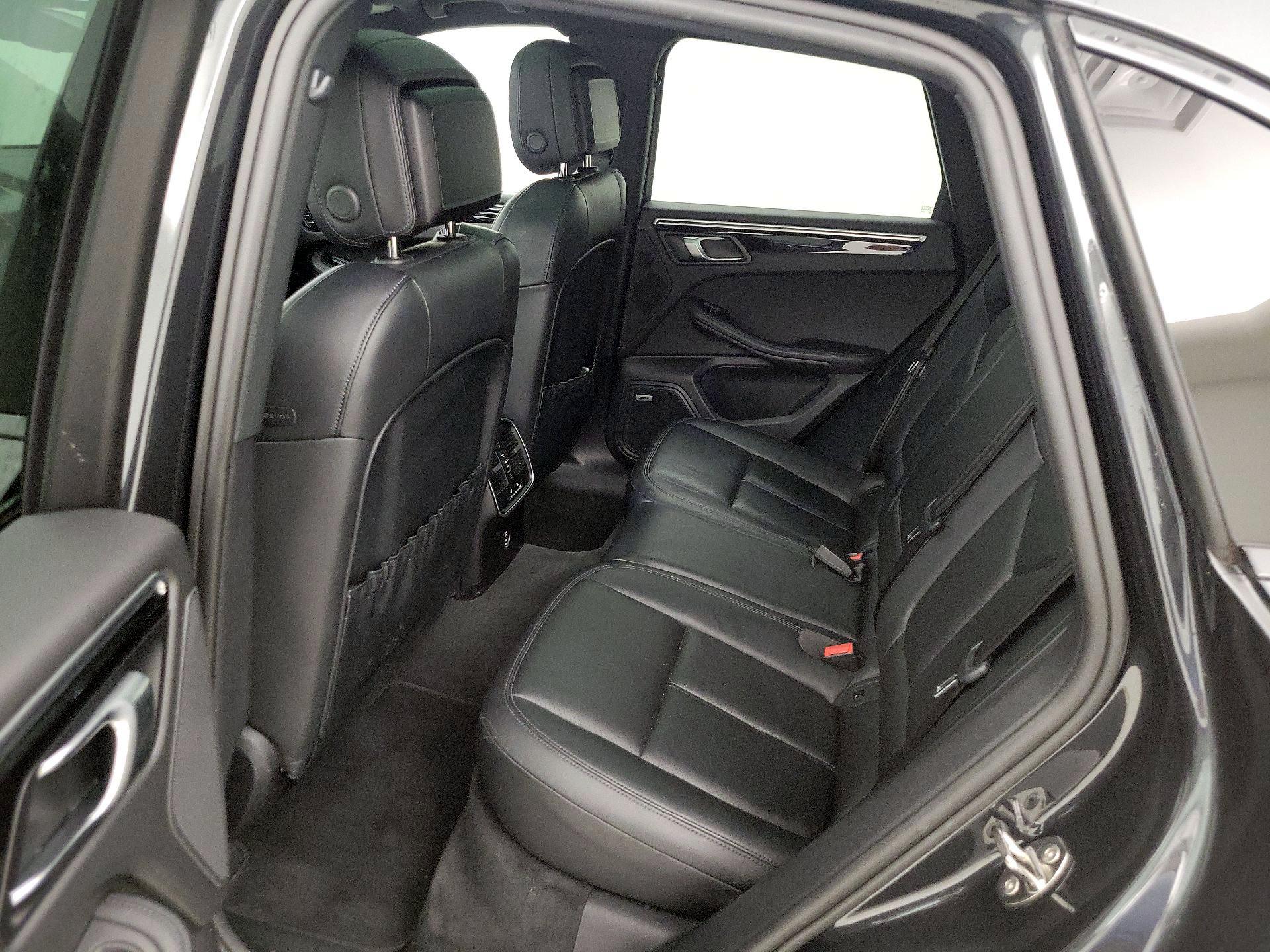 Thumbnail: 2022 Porsche Macan - 19