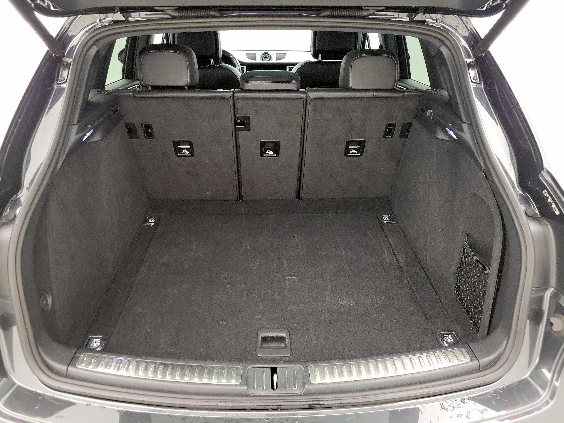 Thumbnail: 2022 Porsche Macan - 20