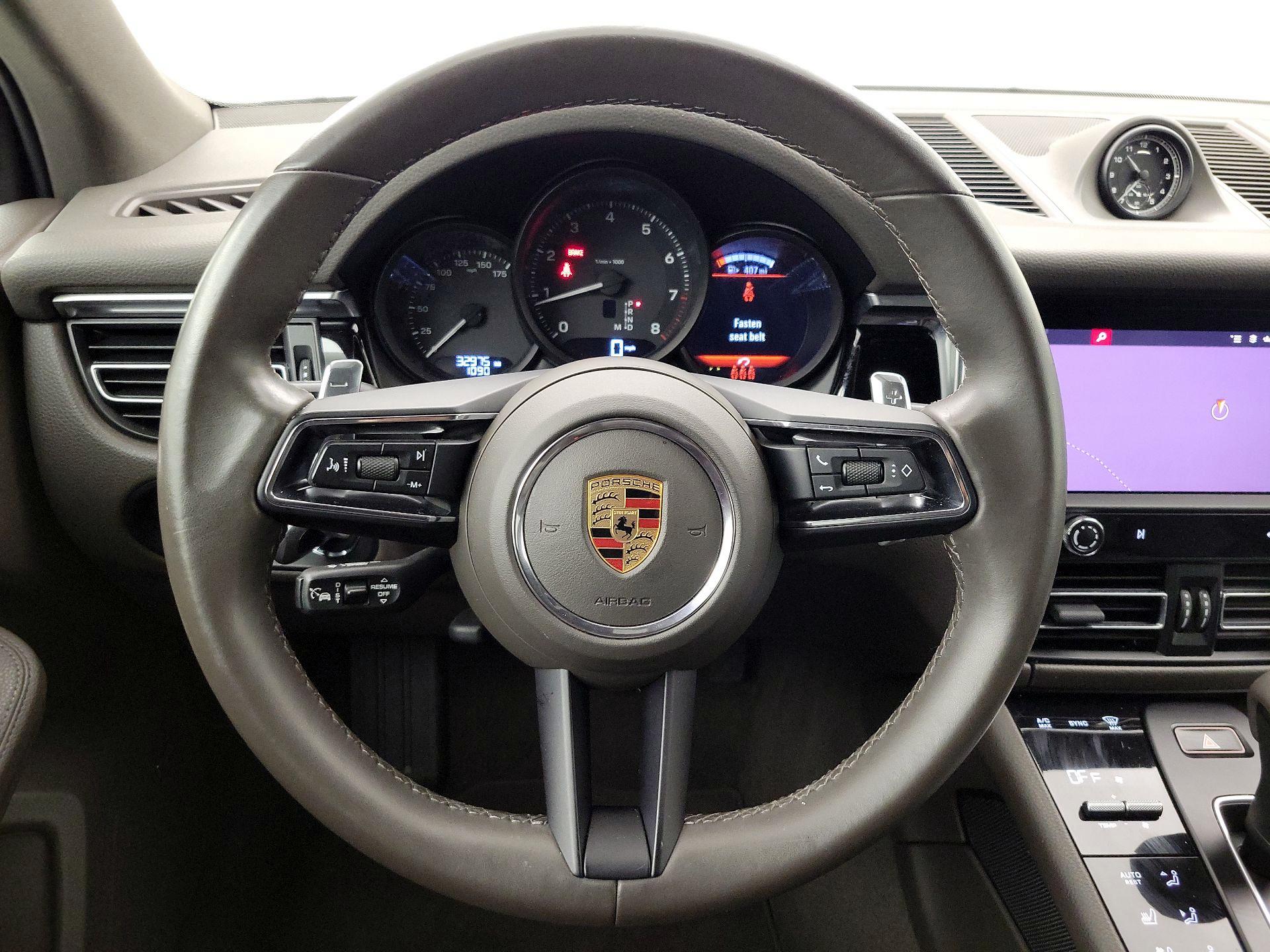 Thumbnail: 2023 Porsche Macan - 10