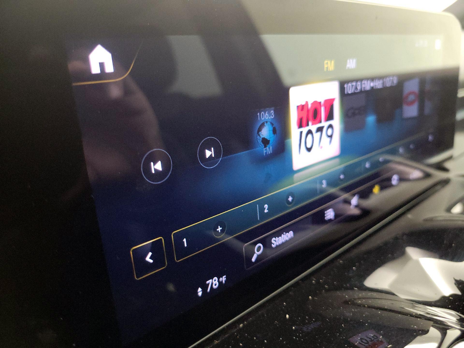 Thumbnail: 2022 Mercedes-Benz GLB - 16