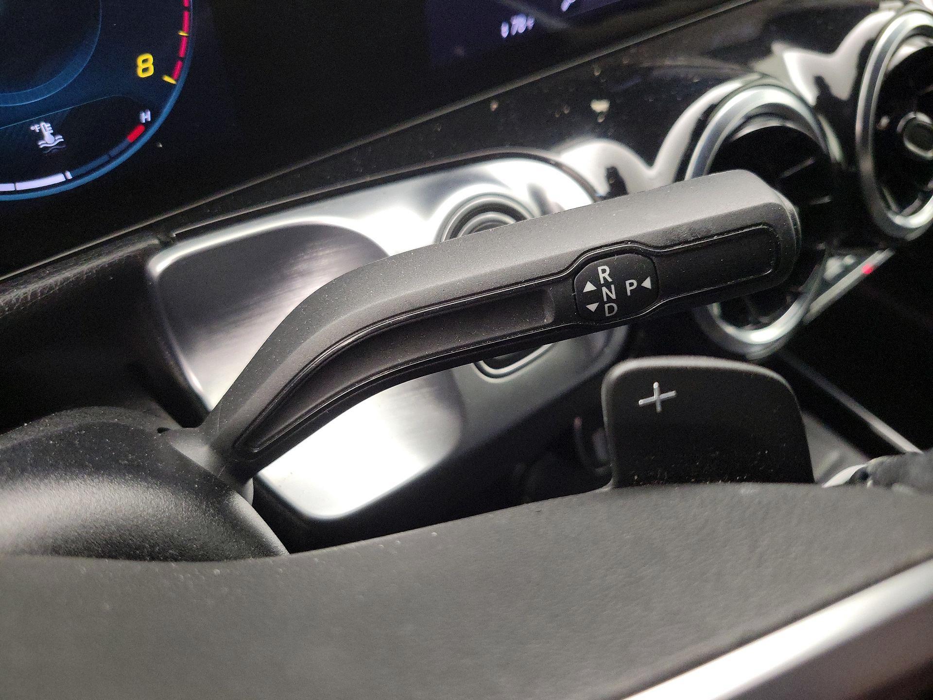 Thumbnail: 2022 Mercedes-Benz GLB - 18